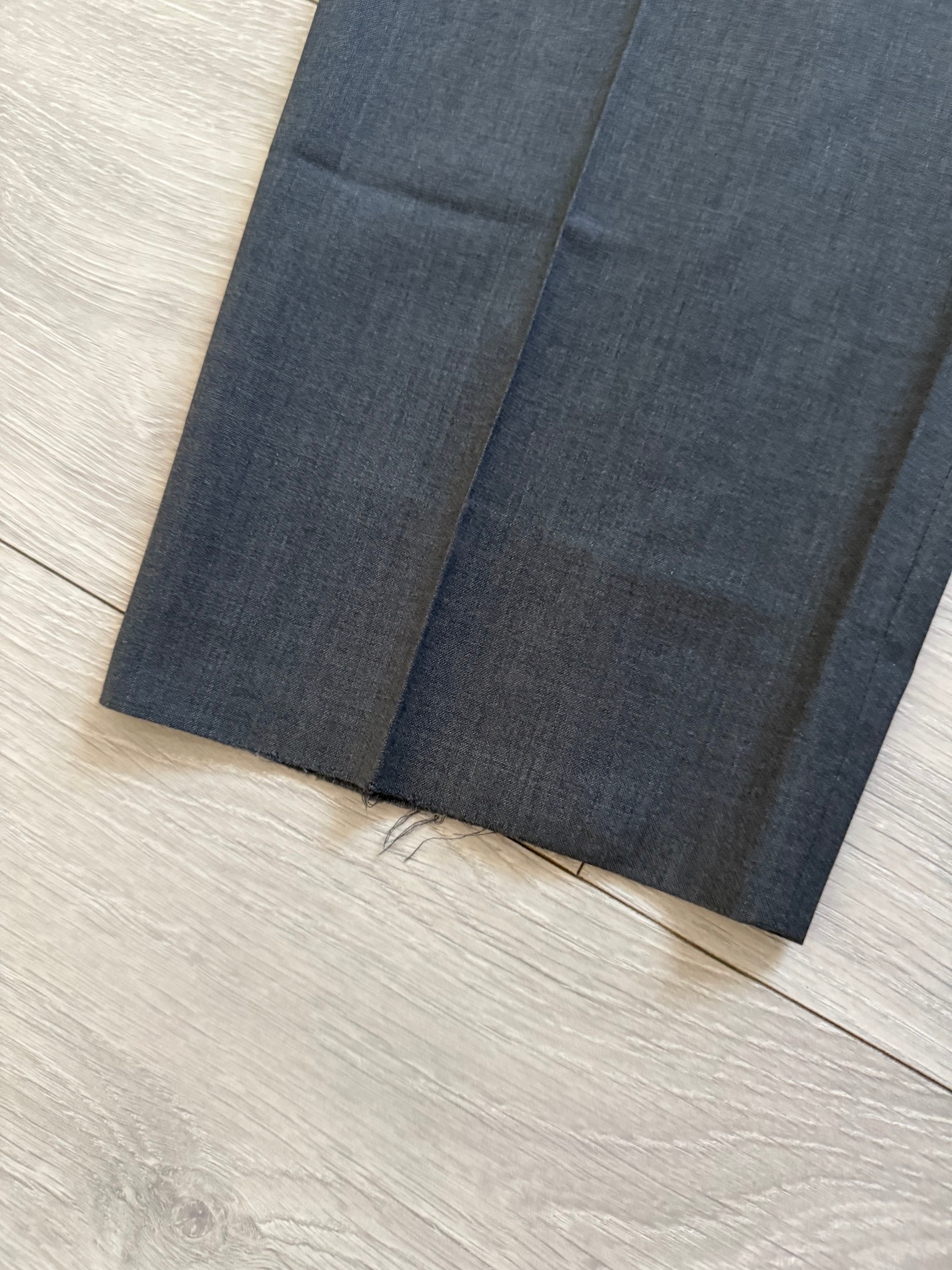 Hugo Boss 1990s 'Akropolis' 2B Zegna Fabric Pleated Wool Grey Suit - Size M Jacket / 32" Waist
