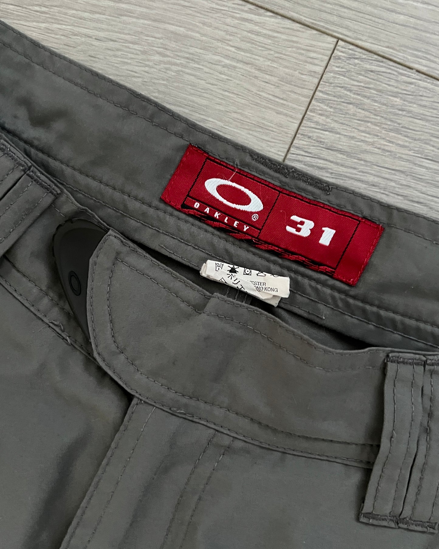 Oakley 00s Technical Multi-Pocket Shorts - Size 31