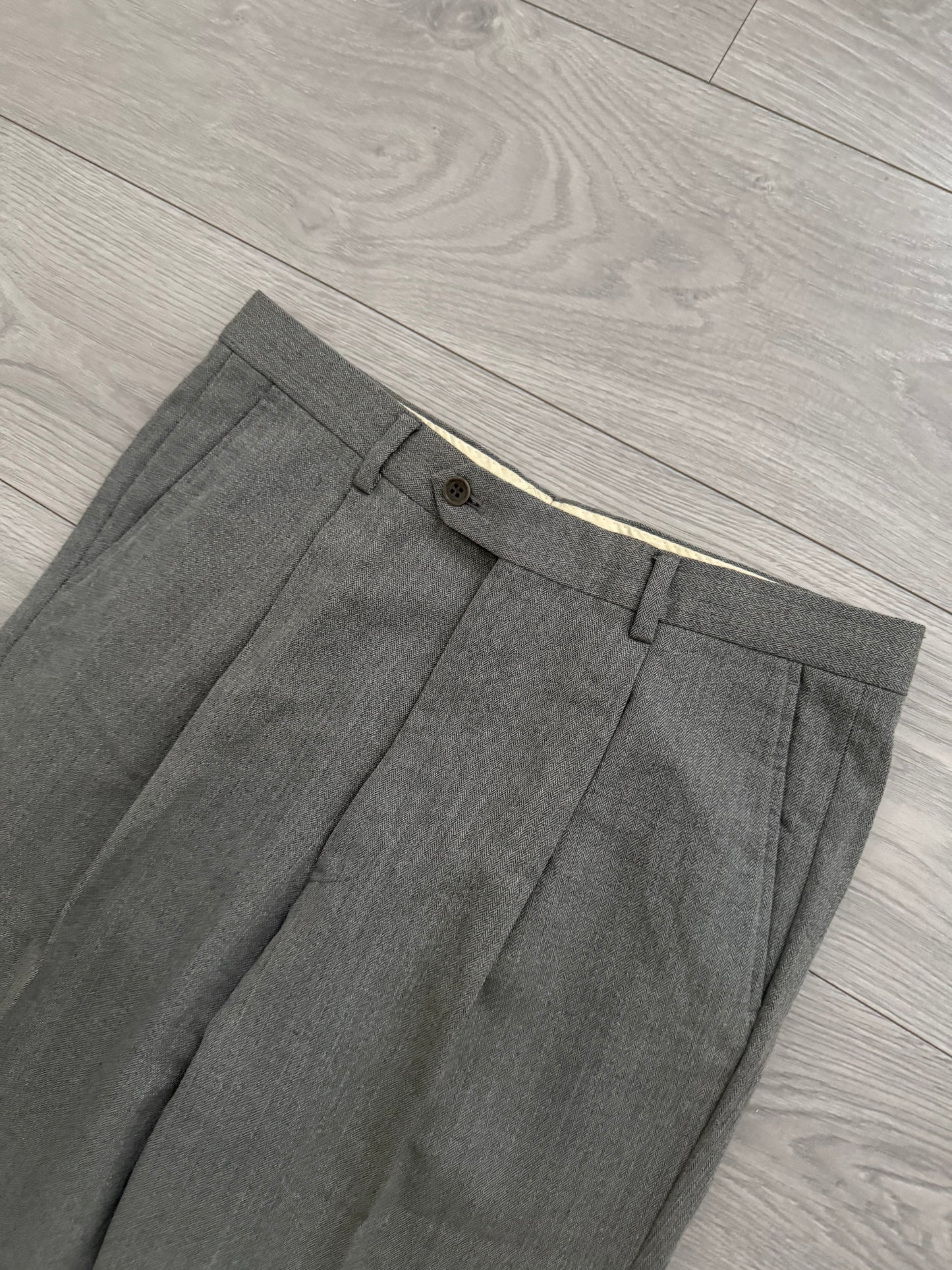 Giorgio Armani 1990s 3B Herringbone Weave Pleated Wool Suit - Size M Jacket / 32" Waist