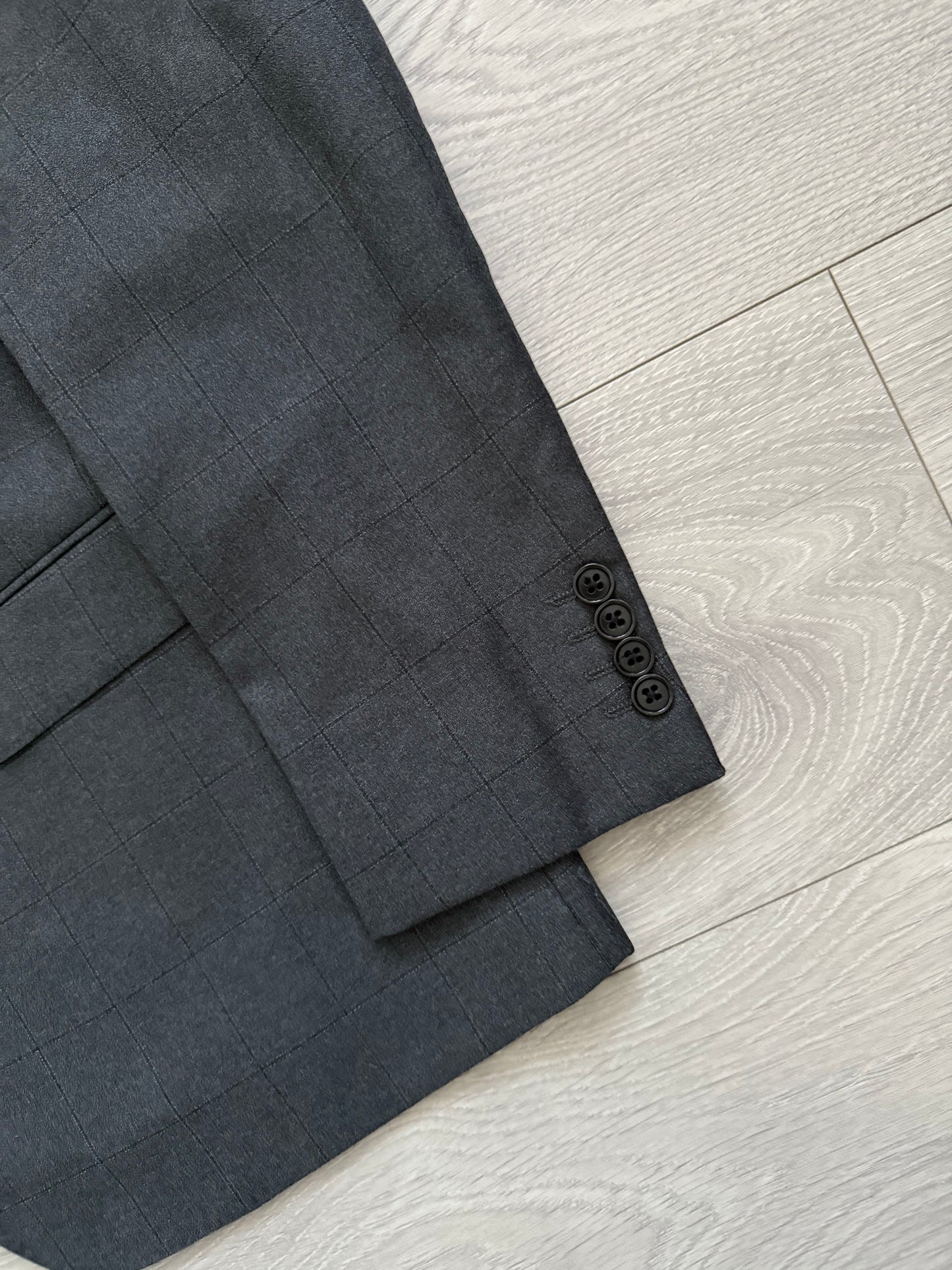 Armani 2016 Windowpane Check Wool Suit - L Jacket / 38" Waist