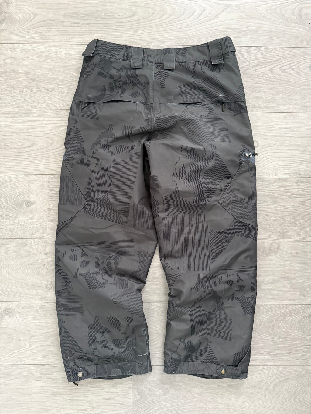 Oakley FW2008 Thinsulate Waterproof Skull Camo Pants - Size 32