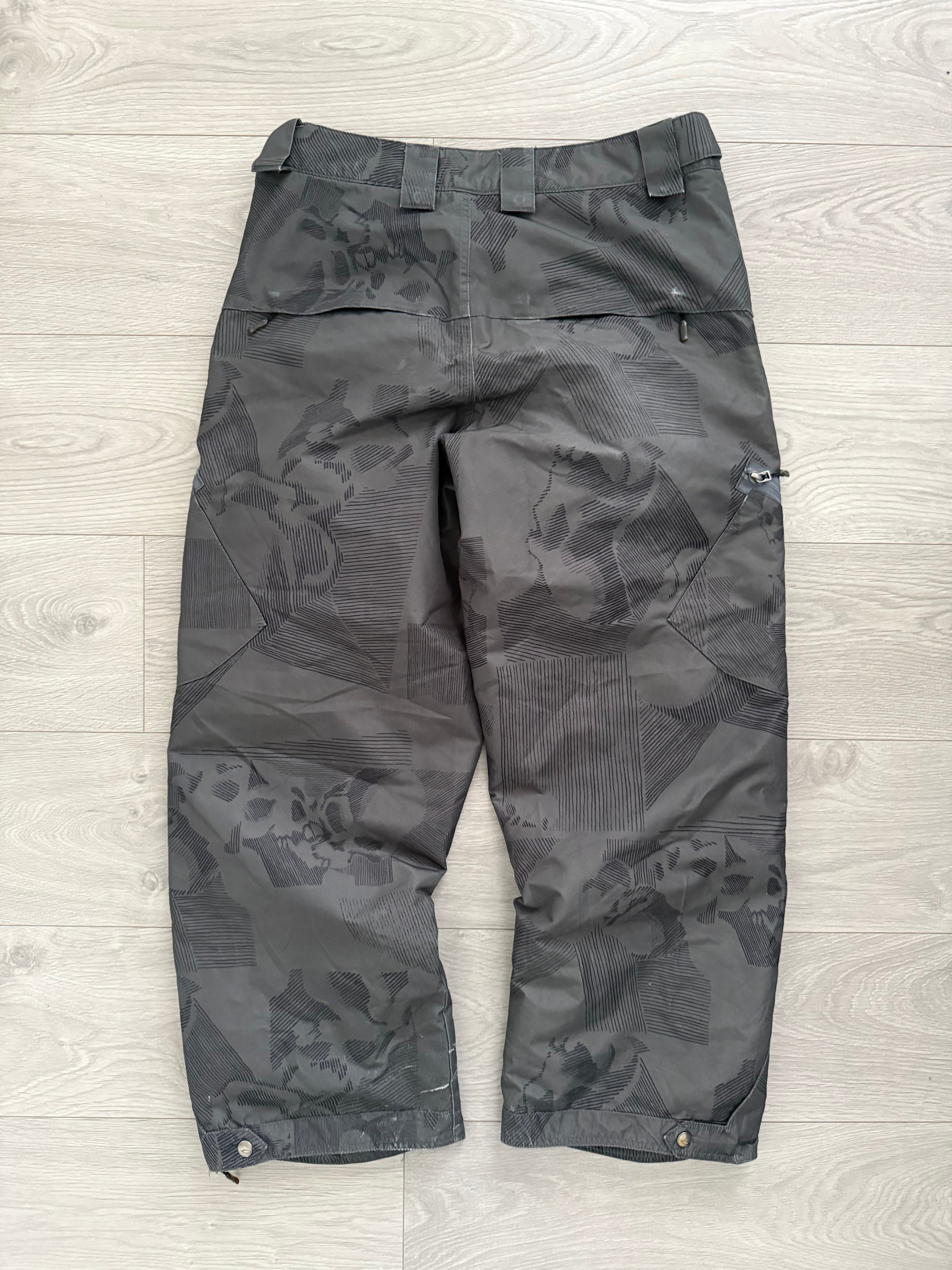 Oakley FW2008 Thinsulate Waterproof Skull Camo Pants - Size 32