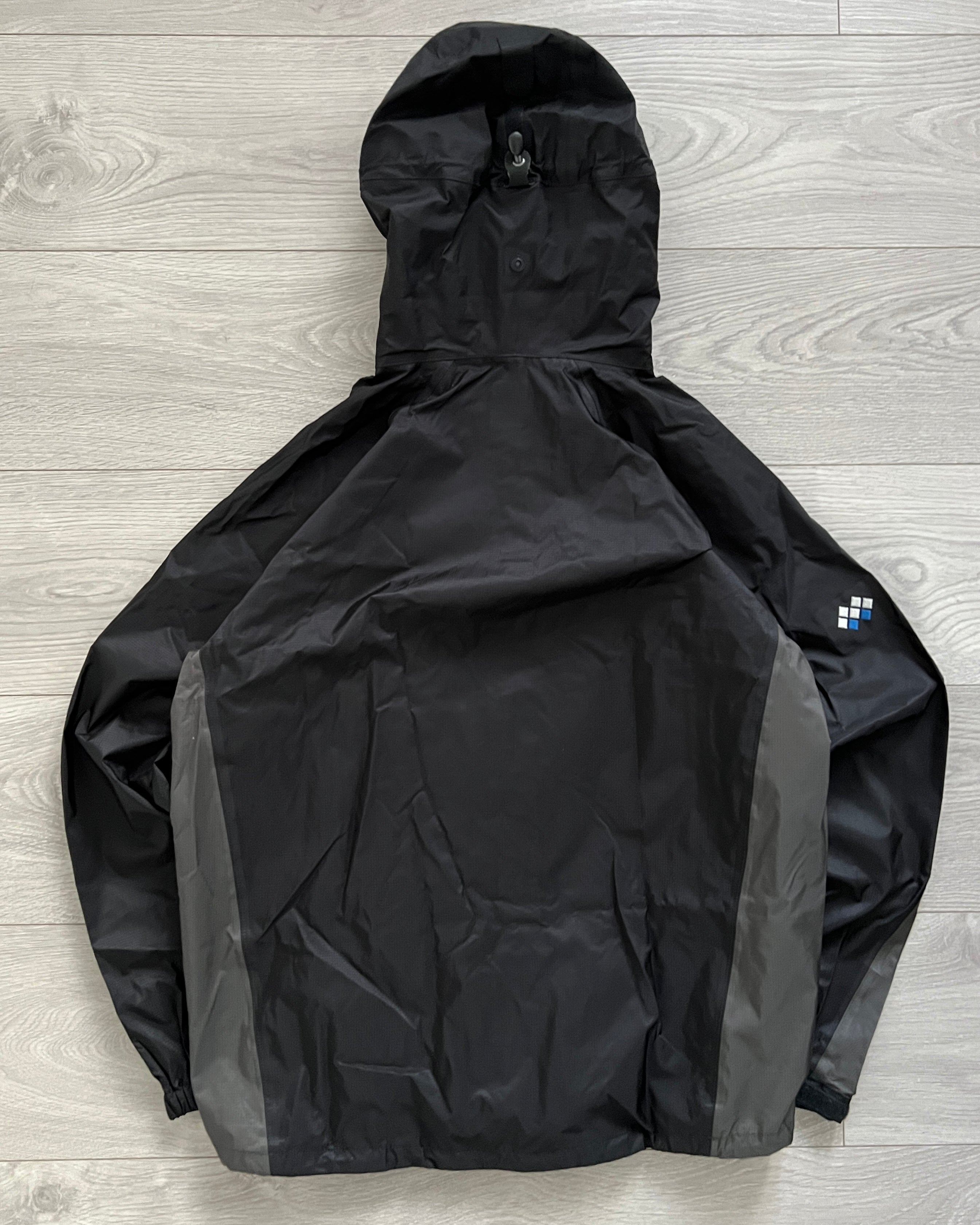 Montbell 00s Two-Tone Goretex Rain Jacket - Size M – NDWC0 Shop