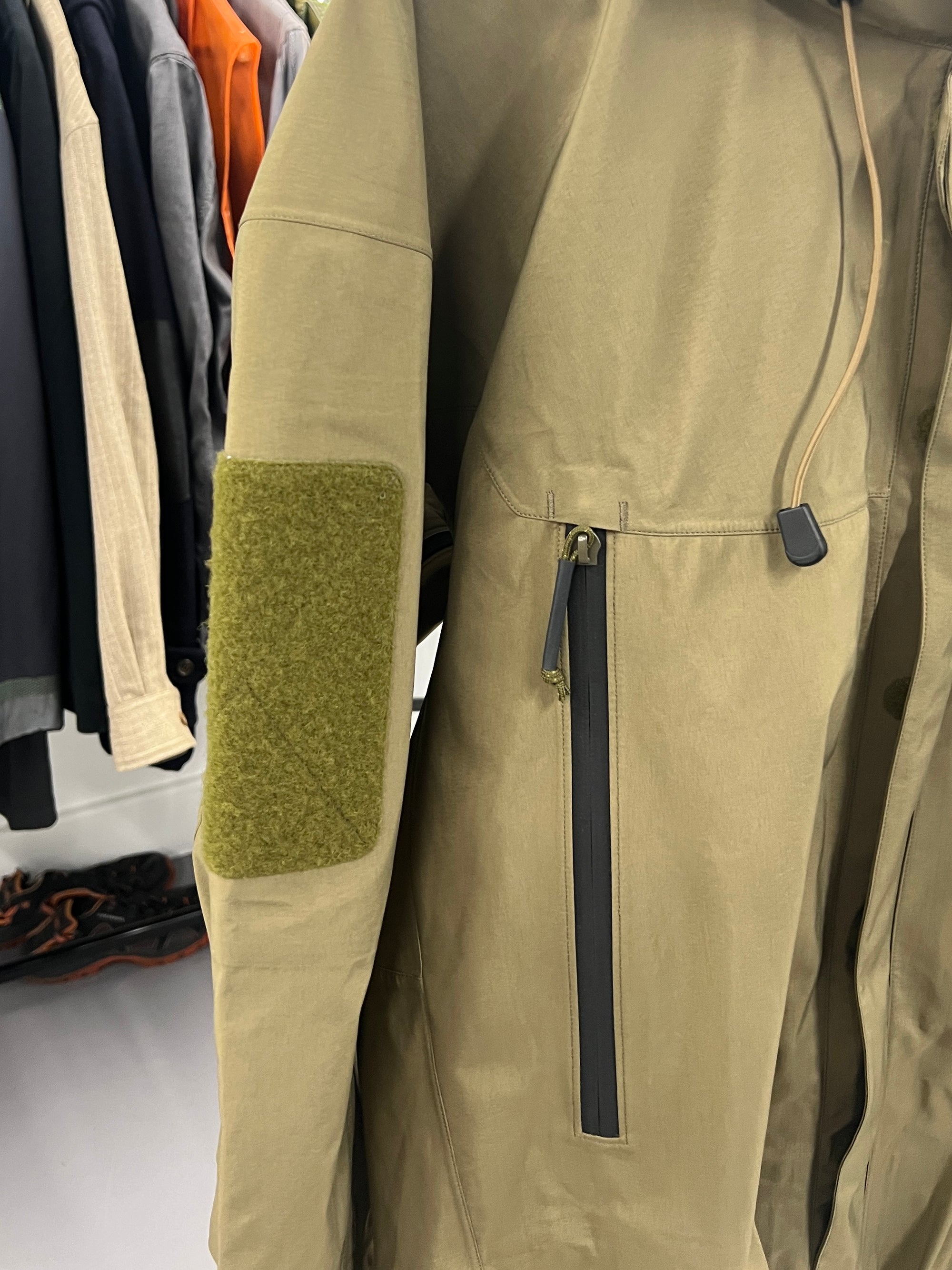 Arcteryx LEAF Alpha GEN 1 GoreTex Jacket Crocodile - Size XL