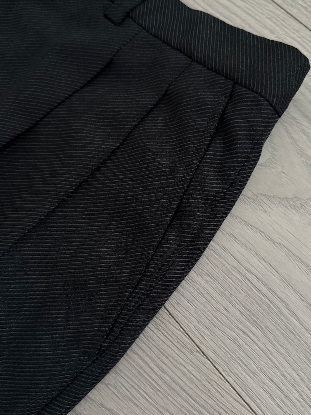 Giorgio Armani 1980s Double Breasted Pleated Wool Suit Black/Grey New - Size L Jacket / 32" Waist