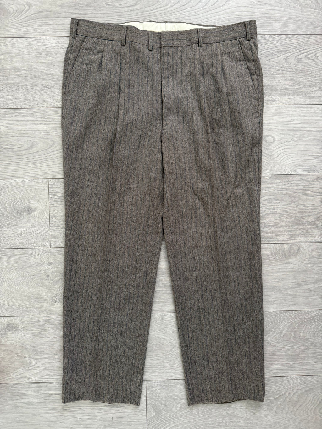 Valentino 1980s Peaked Lapel Double Breasted Pleated Wool Suit - Size XL Jacket / 40" Waist