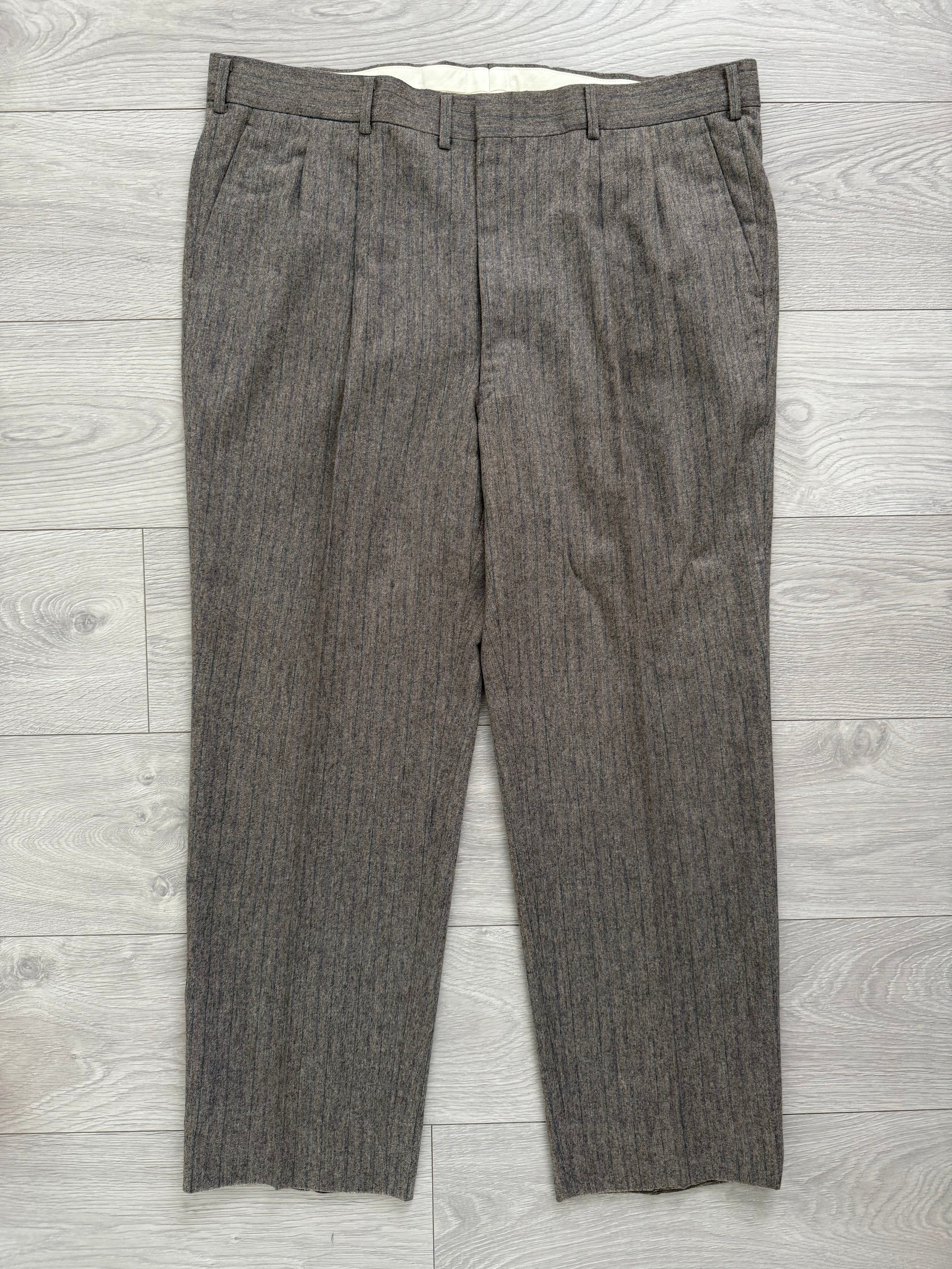 Valentino 1980s Peaked Lapel Double Breasted Pleated Wool Suit - Size XL Jacket / 40" Waist