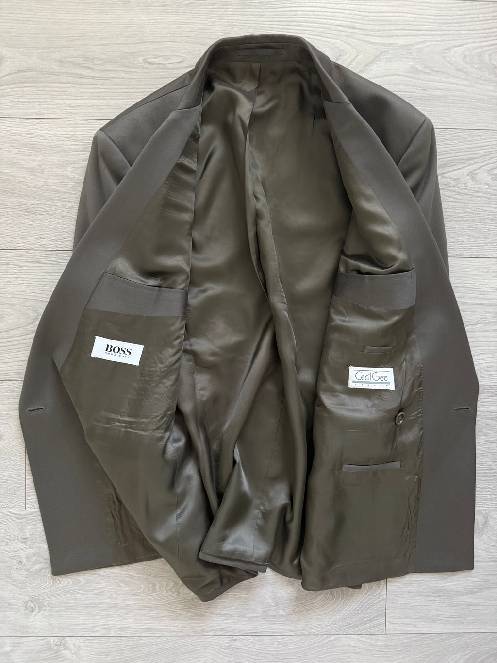 Hugo Boss 1980s 'Mitford' Peak Lapel Double Breasted Pleated Taupe Green Suit - Size L Jacket / 30" Waist
