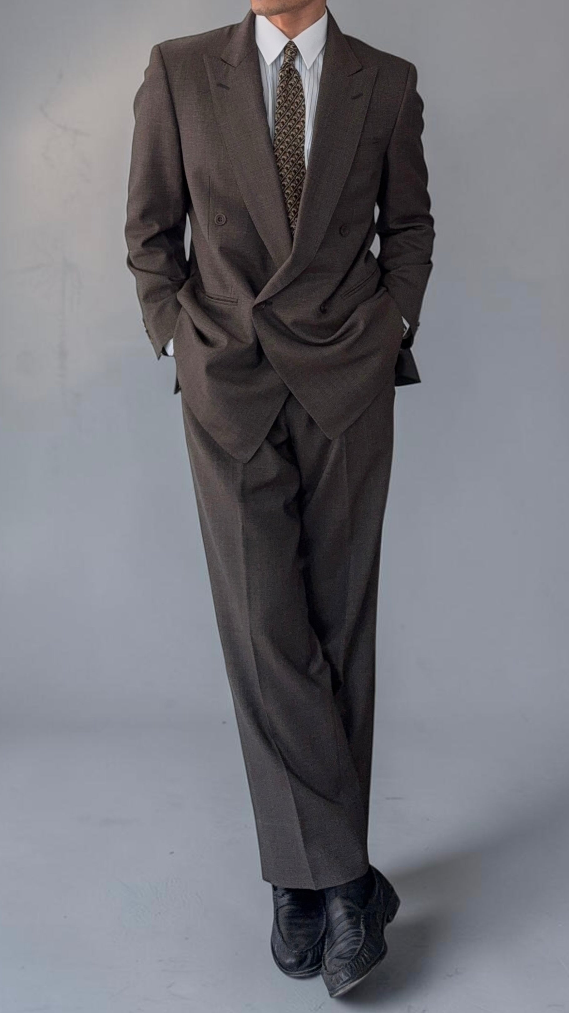 Burberry 1990s Peak Lapel Double Breasted Pleated Textured Brown Suit - Size M Jacket / 32" Waist