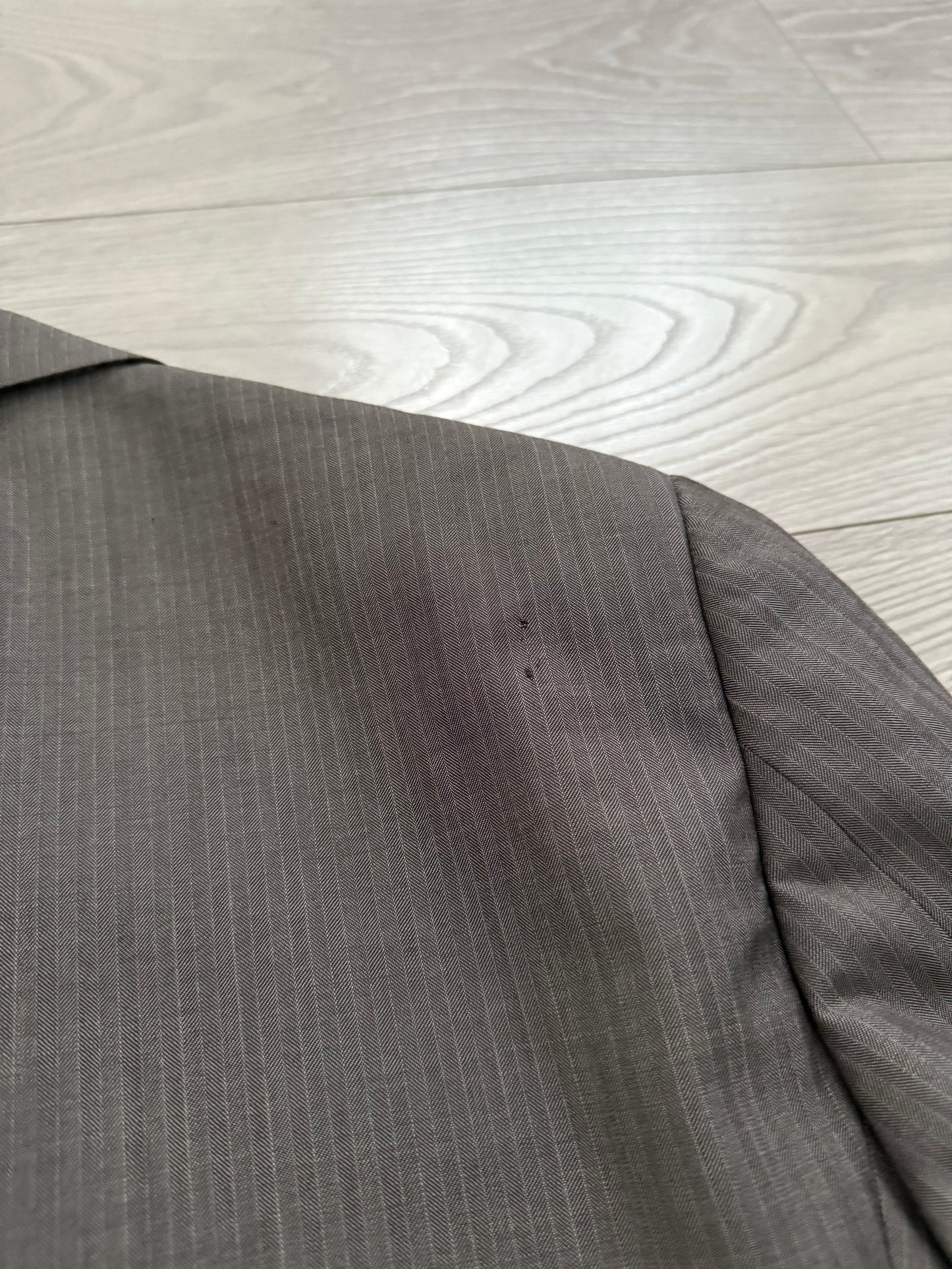 Armani 2003 Pleated Wool Suit - Size M Jacket / 32" Waist