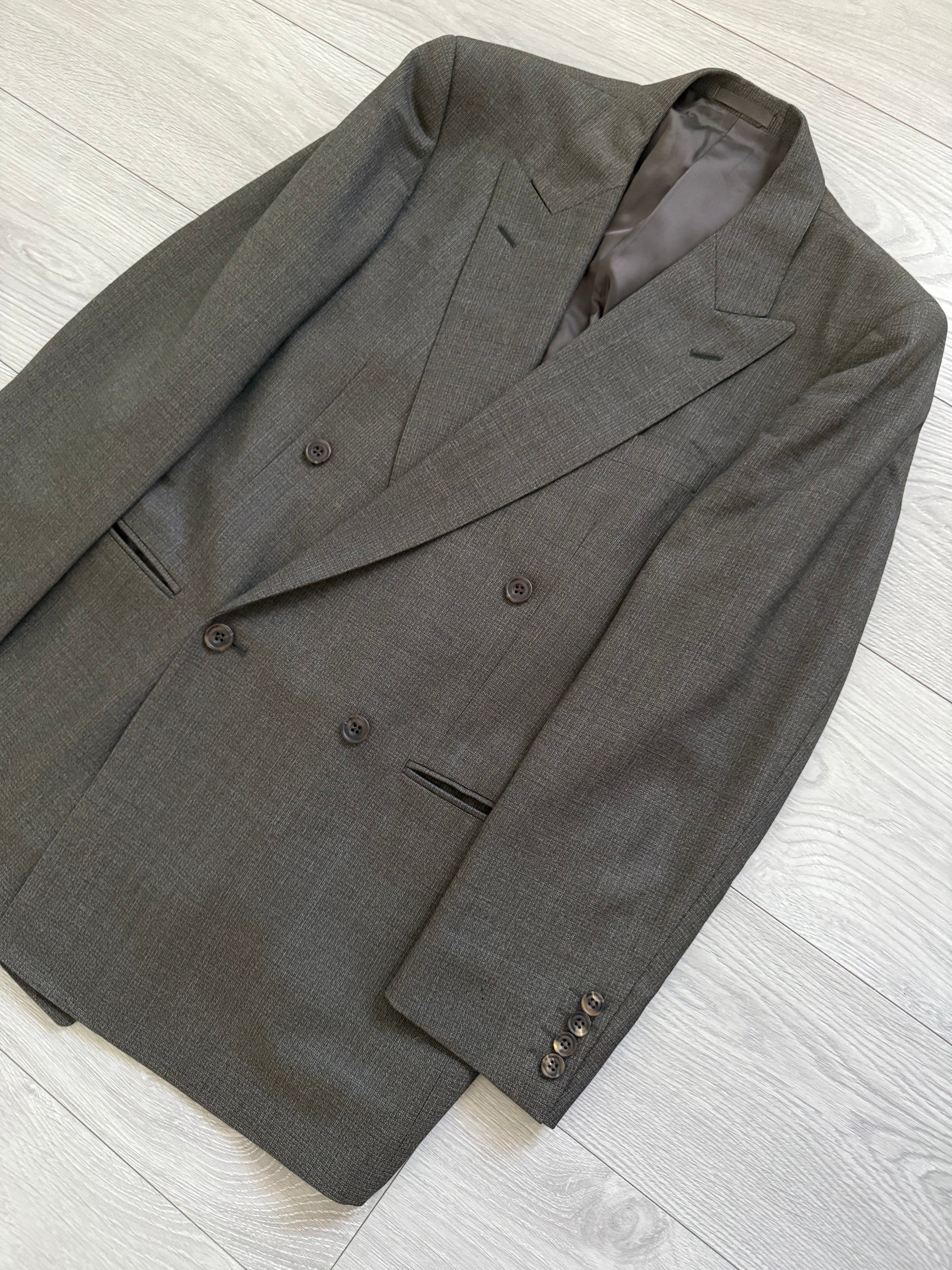 Burberry 1990s Peak Lapel Double Breasted Pleated Textured Brown Suit - Size M Jacket / 32" Waist