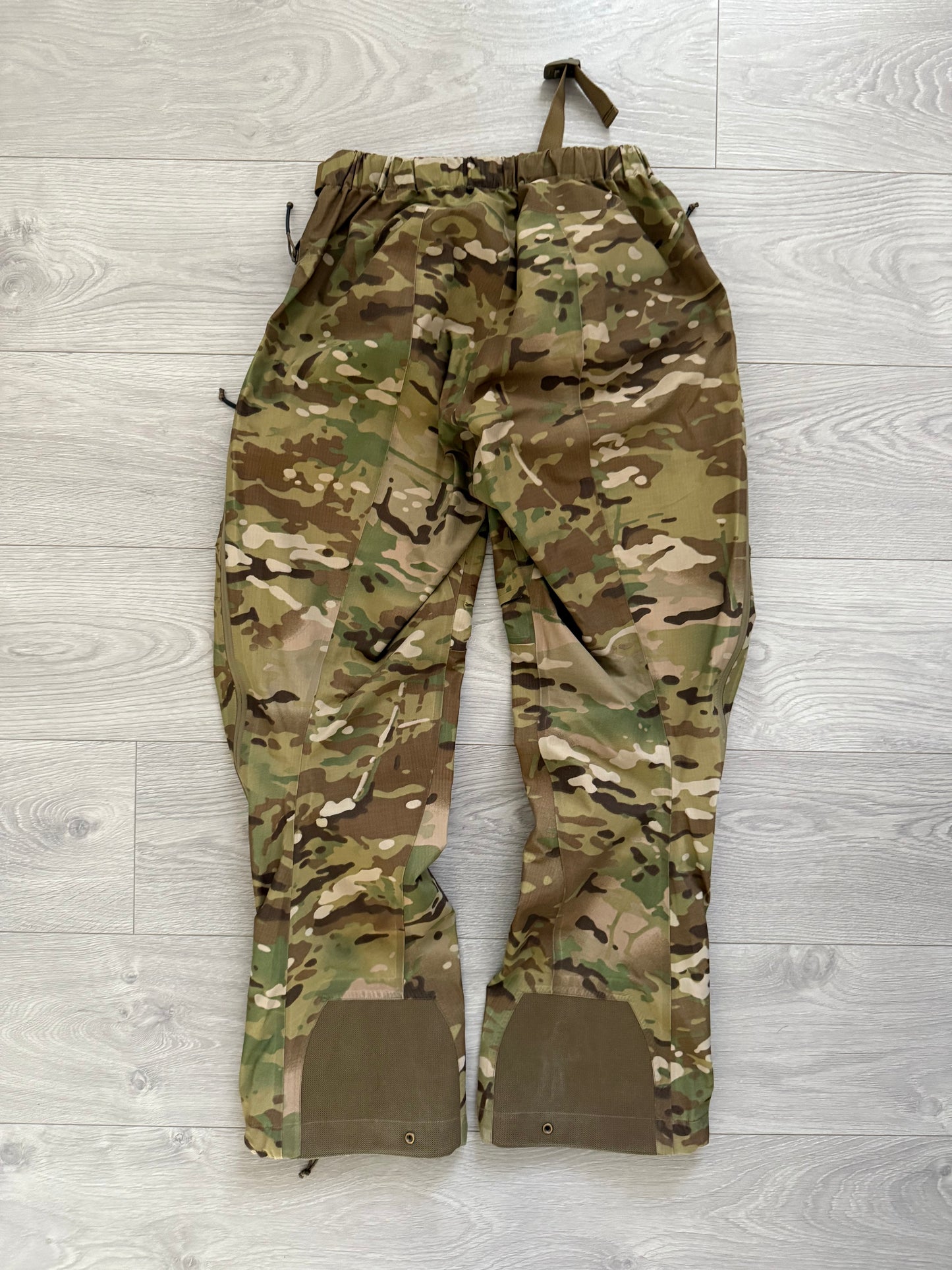 Arcteryx LEAF Alpha LT GEN 2 Gore-Tex Waterproof Pants Multicam - Size M