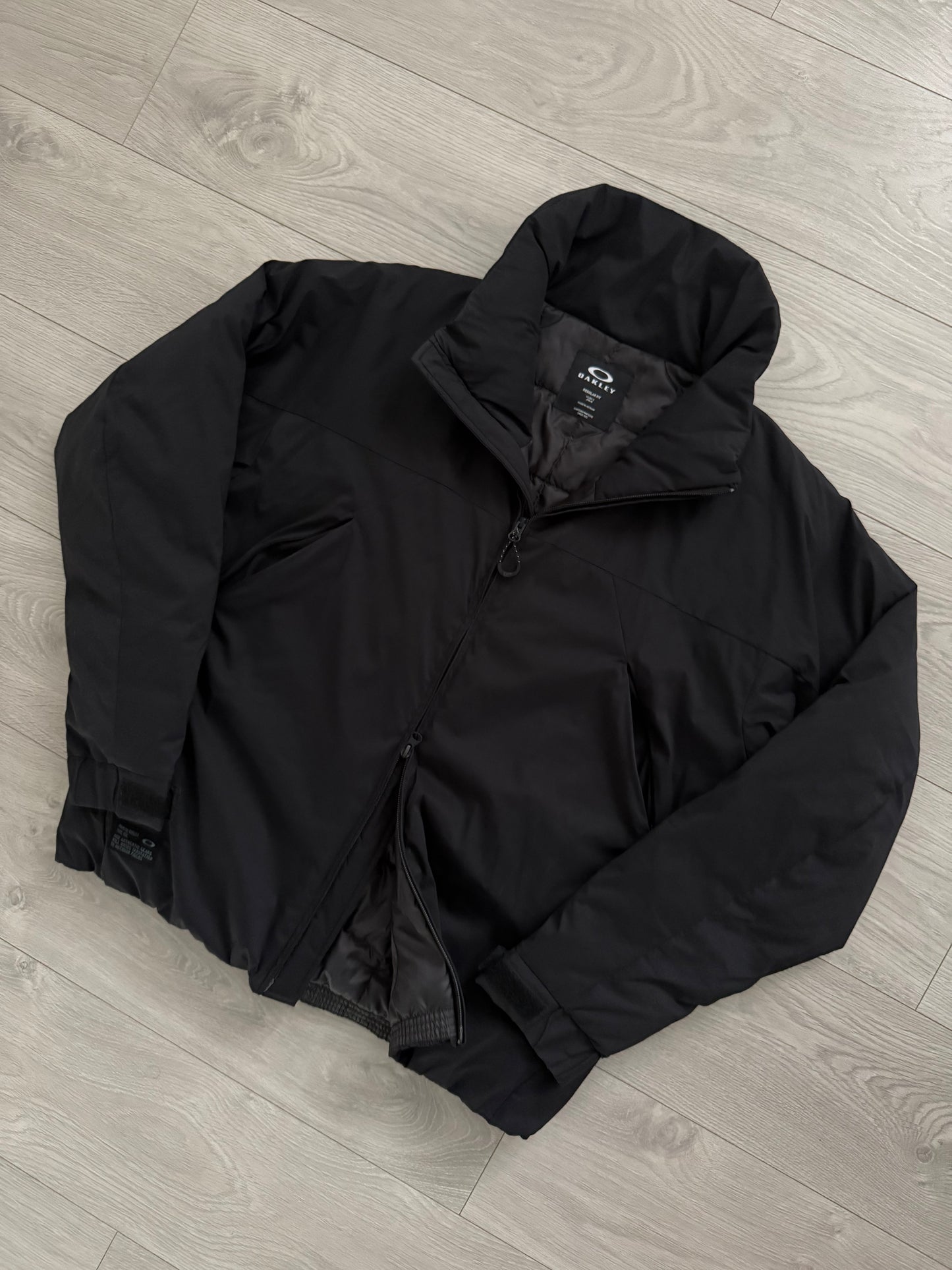 Oakley Puffer Jacket - Size M