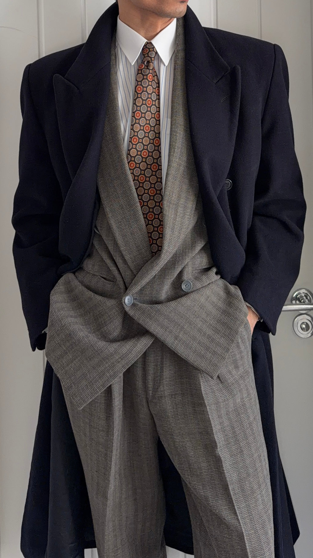 Pierre Cardin 1990s Peaked Lapel Double Breasted Wool Cashmere Coat Made in Italy - Size L