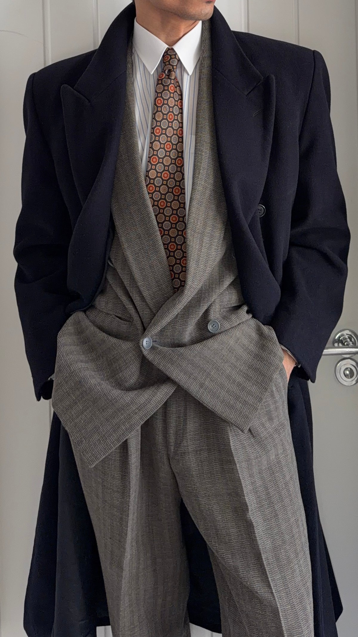 Pierre Cardin 1990s Peaked Lapel Double Breasted Wool Cashmere Coat Made in Italy - Size L
