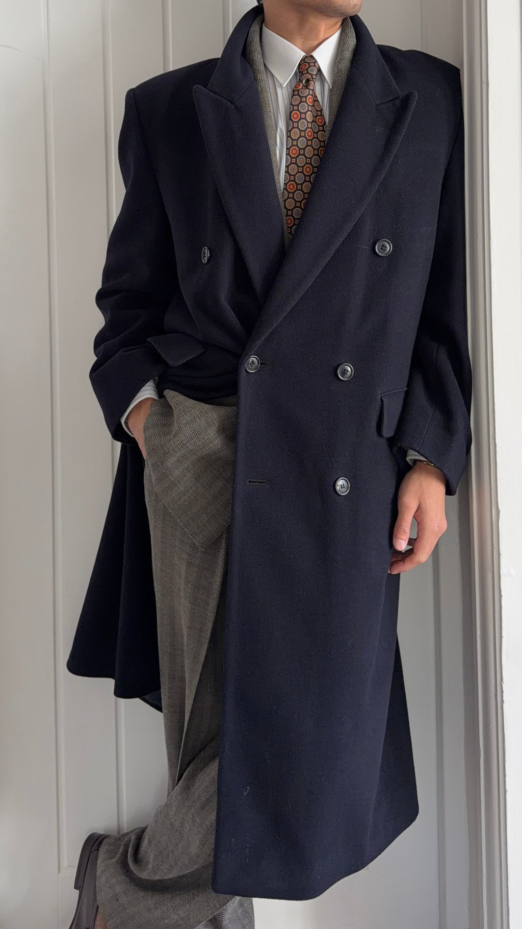 Pierre Cardin 1990s Peaked Lapel Double Breasted Wool Cashmere Coat Made in Italy - Size L