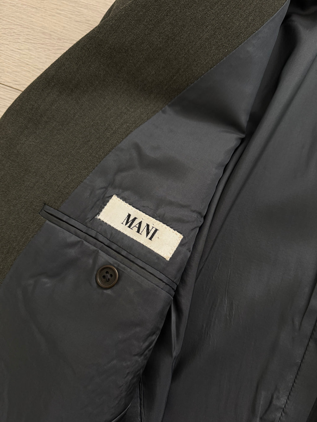 Mani Giorgio Armani 1980s 4B Pleated Rayon Wool Textured Draped Suit Taupe Green - Size XXL Jacket / 38" Waist