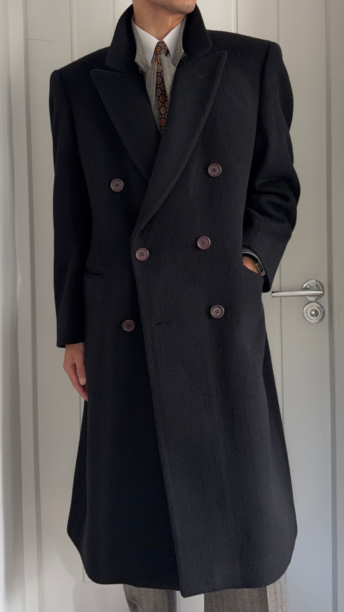 1980s Vintage Peaked Lapel Double Breasted Wool Cashmere Black Coat - Size L