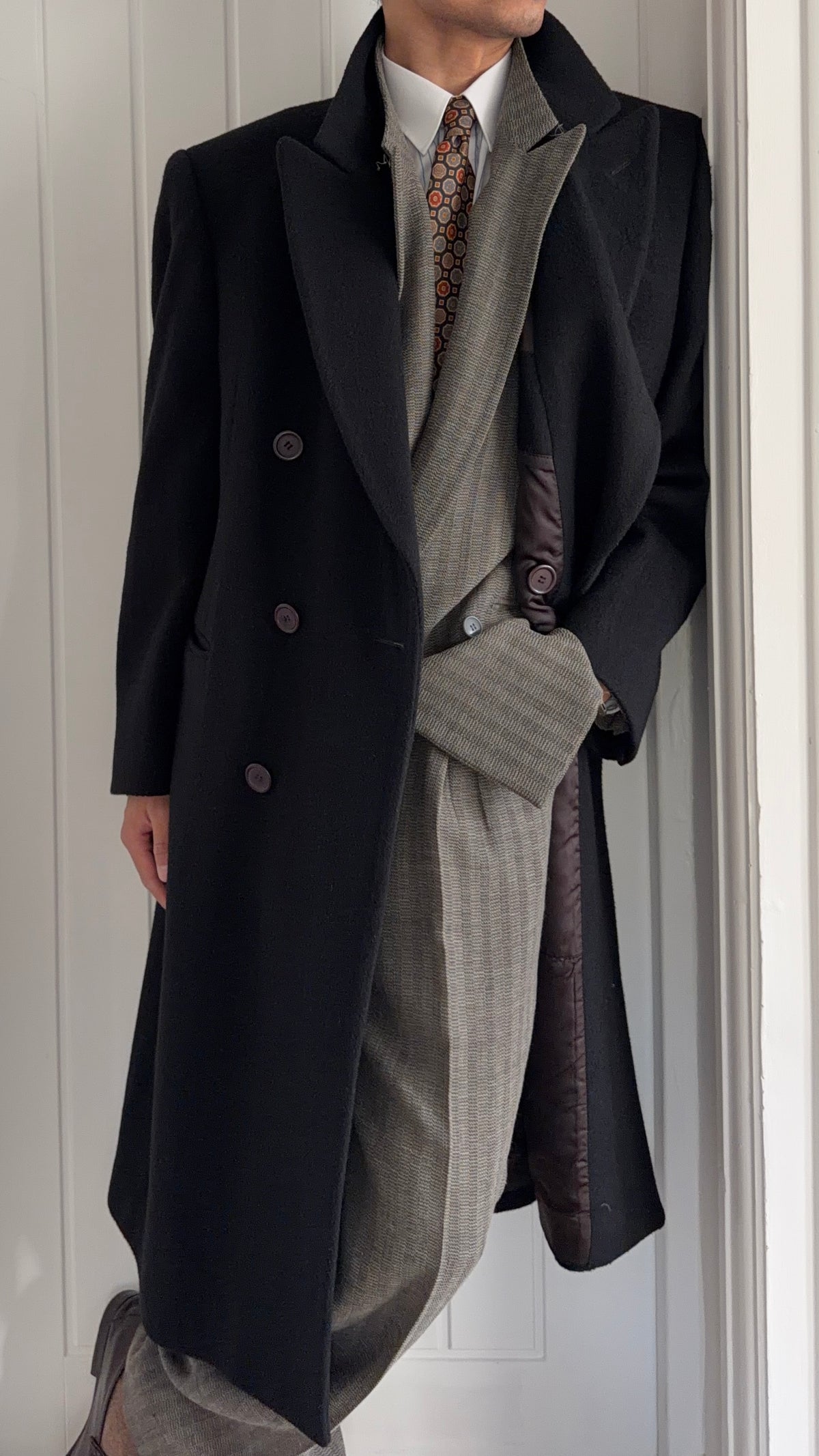 1980s Vintage Peaked Lapel Double Breasted Wool Cashmere Black Coat - Size L