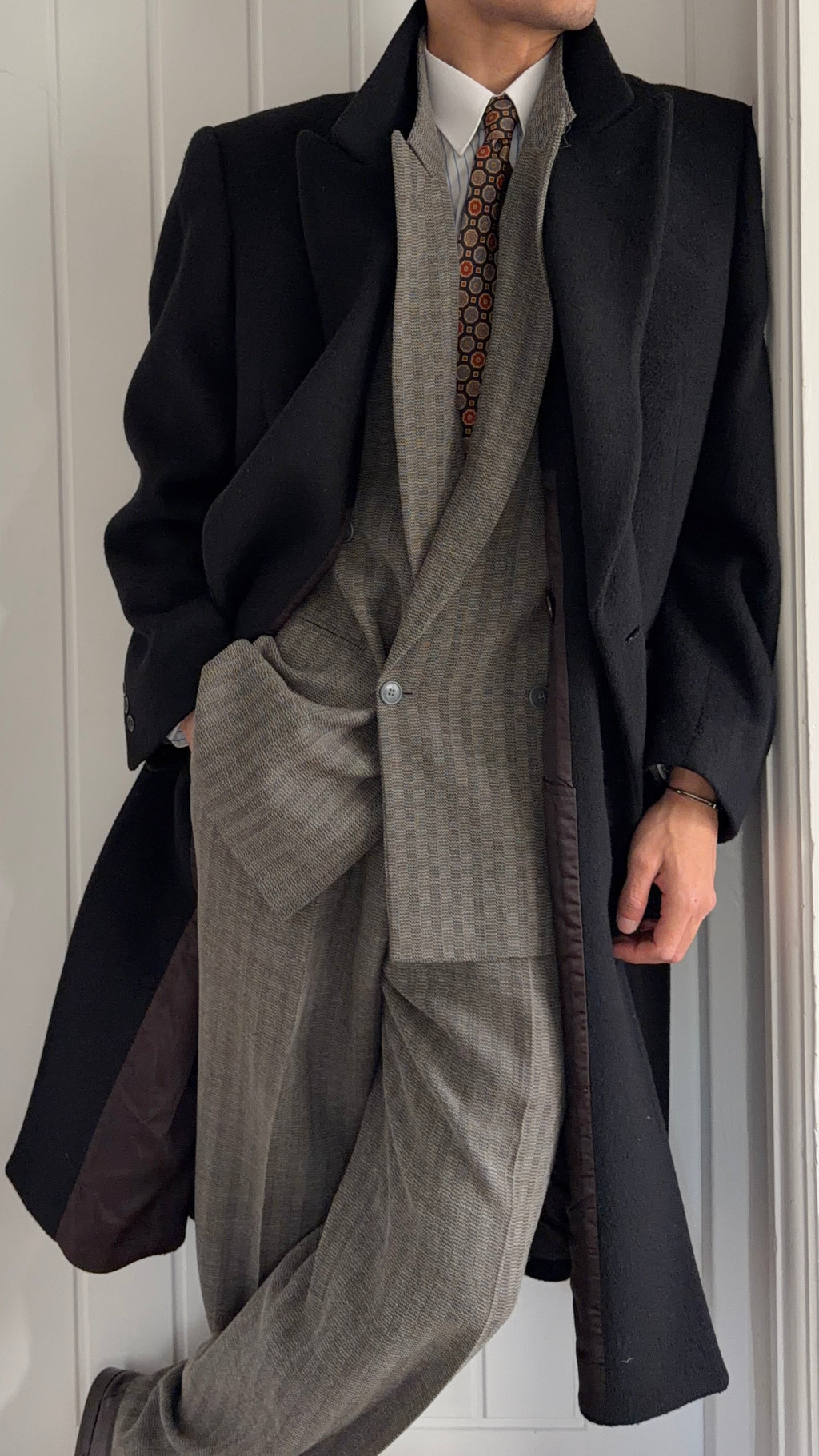 1980s Vintage Peaked Lapel Double Breasted Wool Cashmere Black Coat - Size L
