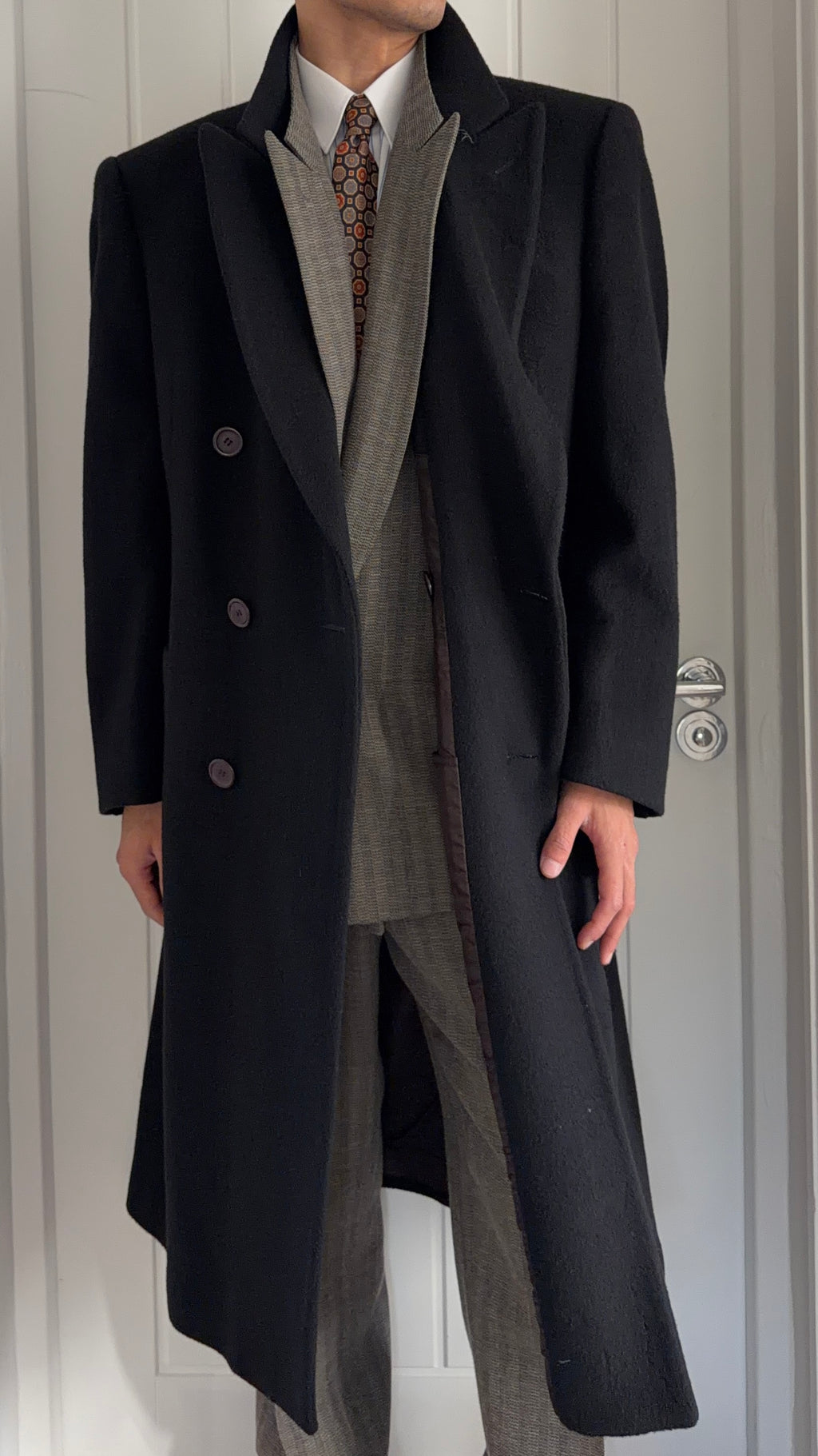 1980s Vintage Peaked Lapel Double Breasted Wool Cashmere Black Coat - Size L