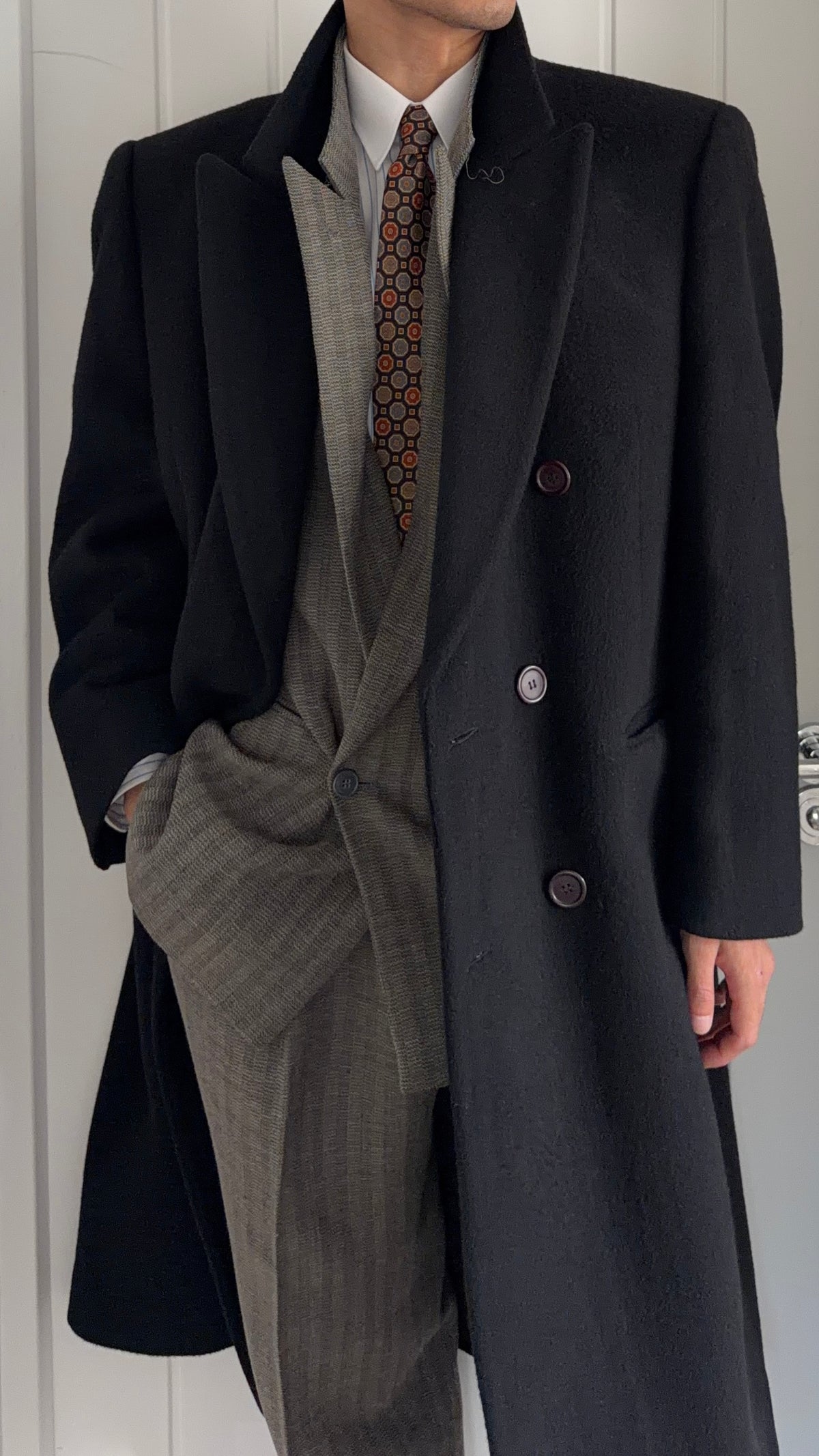 1980s Vintage Peaked Lapel Double Breasted Wool Cashmere Black Coat - Size L