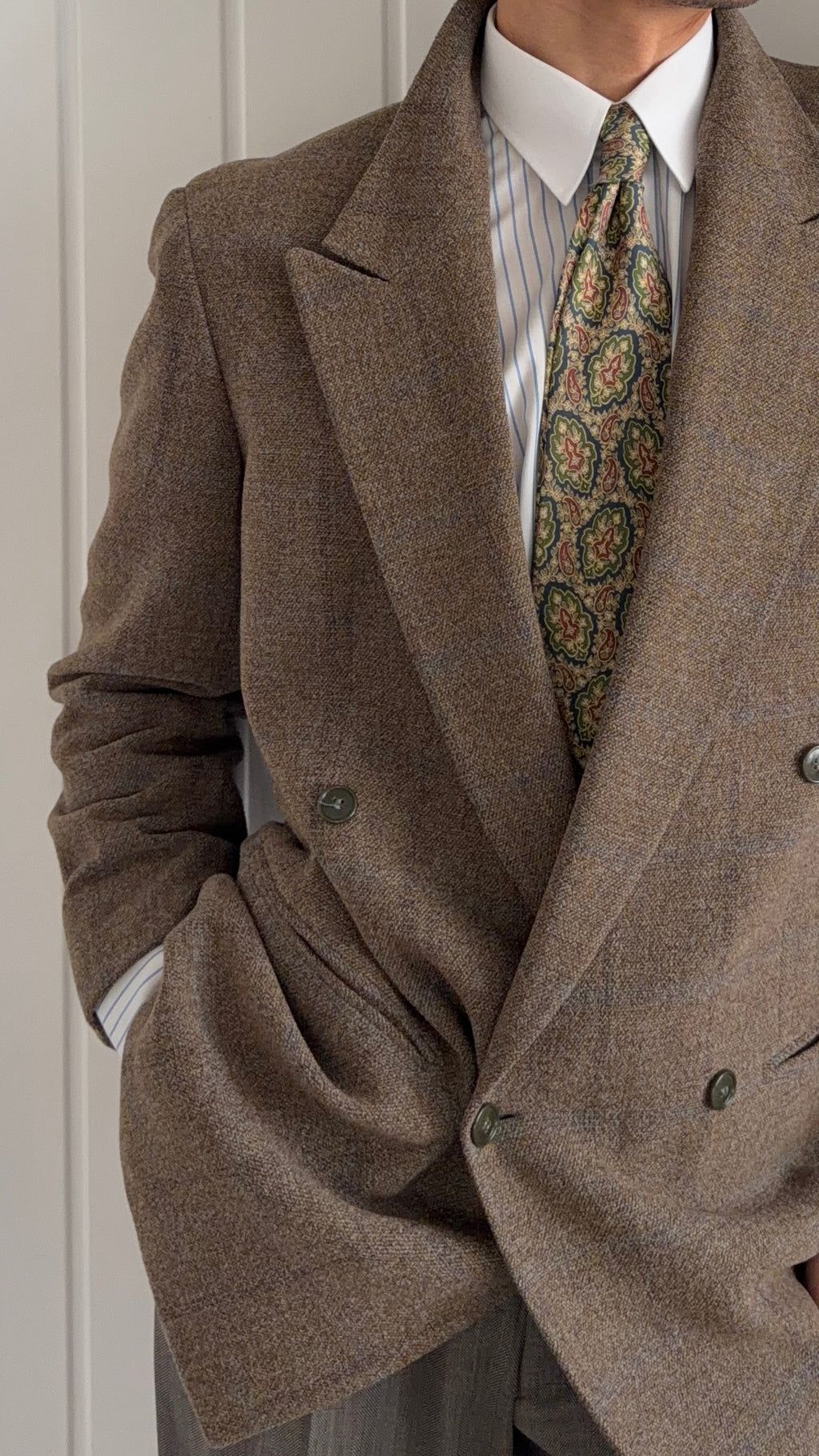 Giorgio Armani 1980s Peaked Lapel Double Breasted Textured Brown Wool Sport Jacket Blazer - Size M