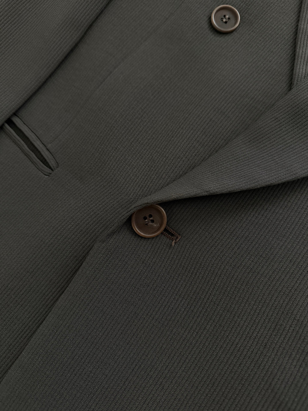 Giorgio Armani 1980s Peaked Lapel Double Breasted Pleated Viscose Wool Suit Espresso Charcoal - Size XL Jacket / 32"
