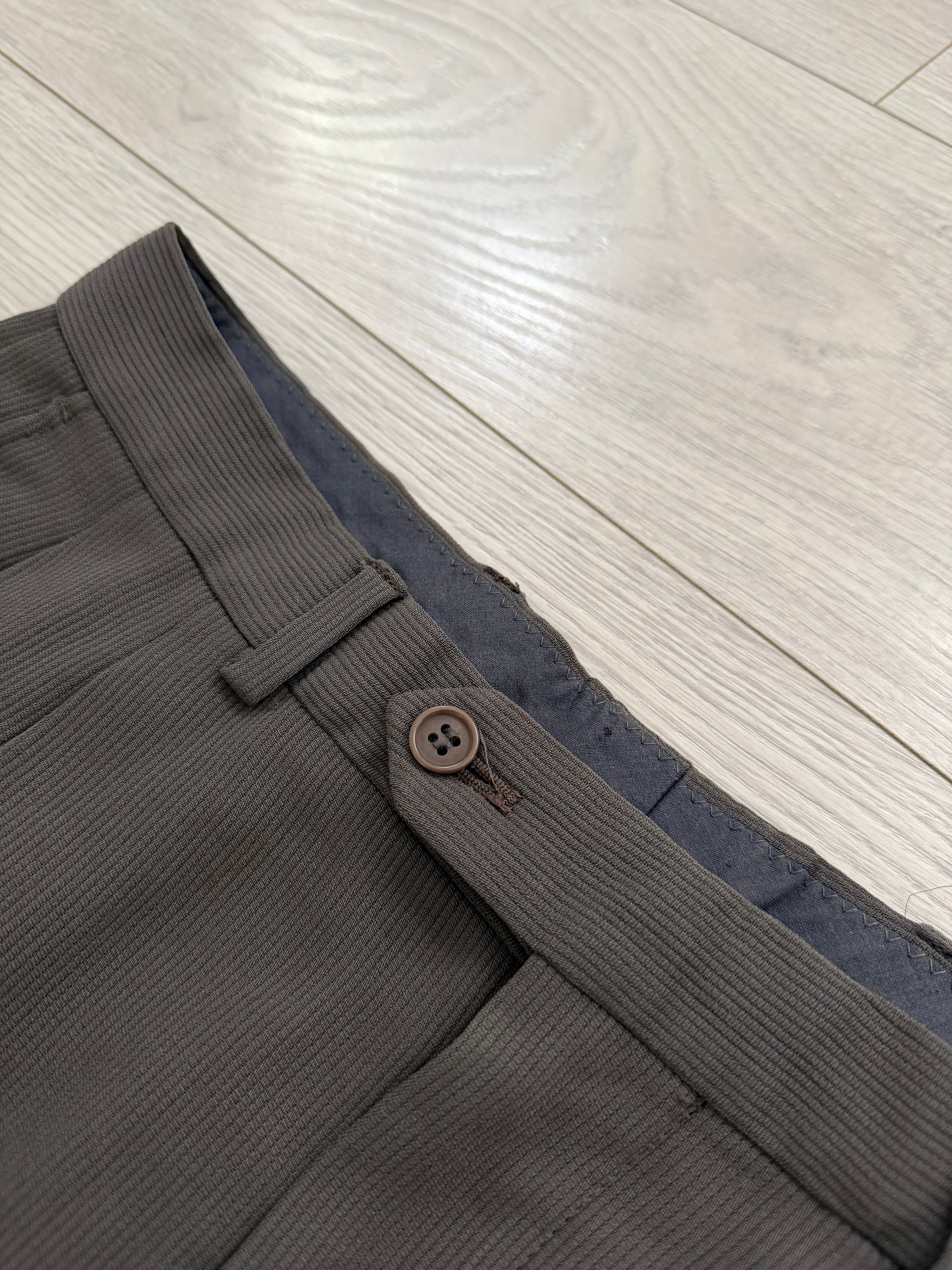 Giorgio Armani 1980s Peaked Lapel Double Breasted Pleated Viscose Wool Suit Espresso Charcoal - Size XL Jacket / 32"