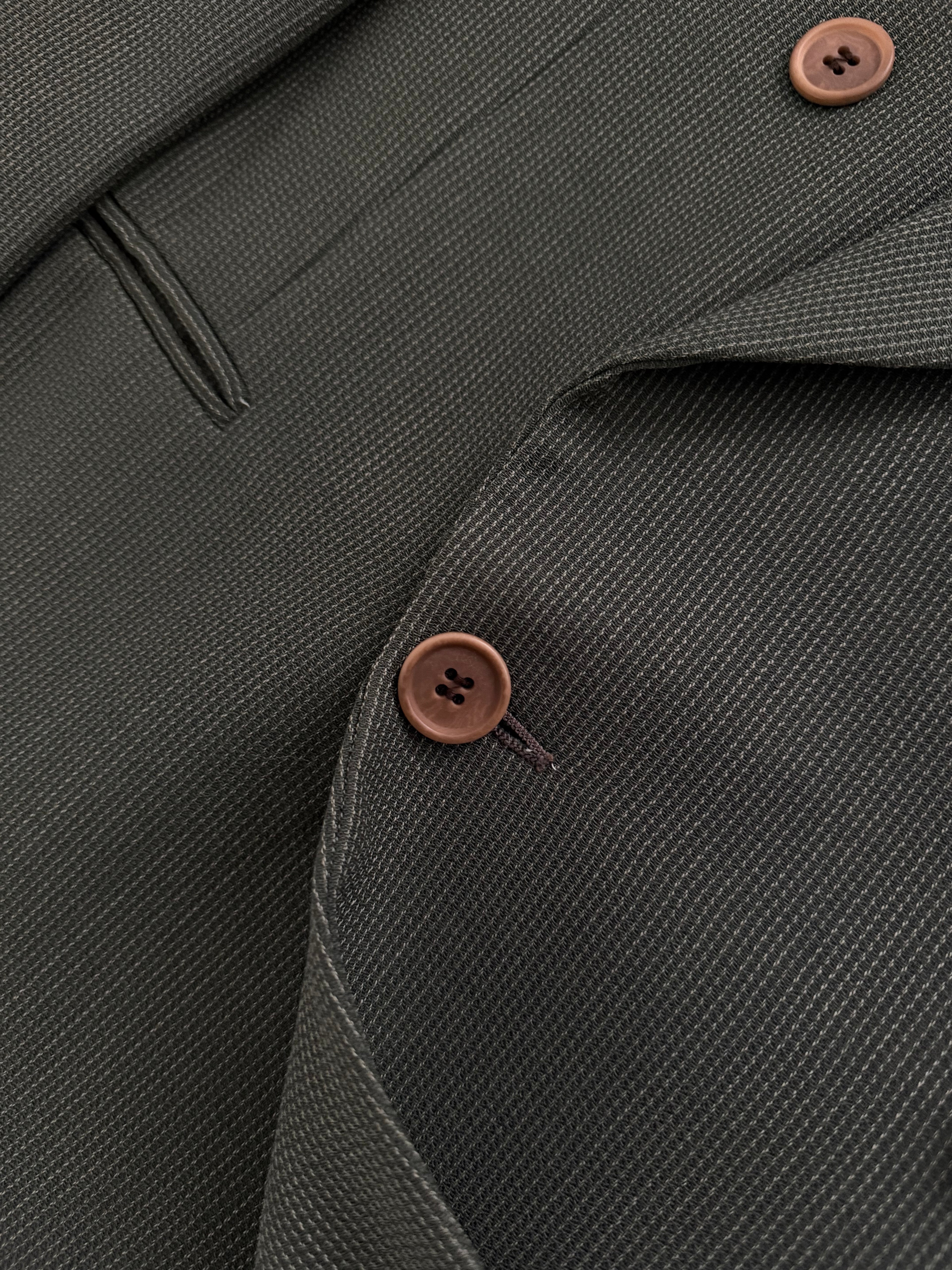 Giorgio Armani 1980s Peaked Lapel Double Breasted Pleated Textured Wool Suit - Size XL Jacket / 32"