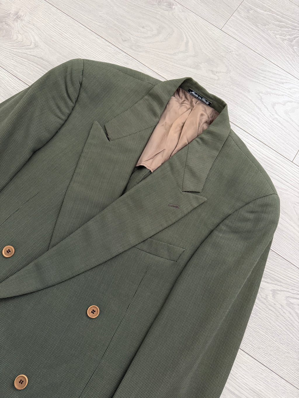 Giorgio Armani 1980s Peaked Lapel Double Breasted Pleated Textured Wool Suit - Size XL Jacket / 32"