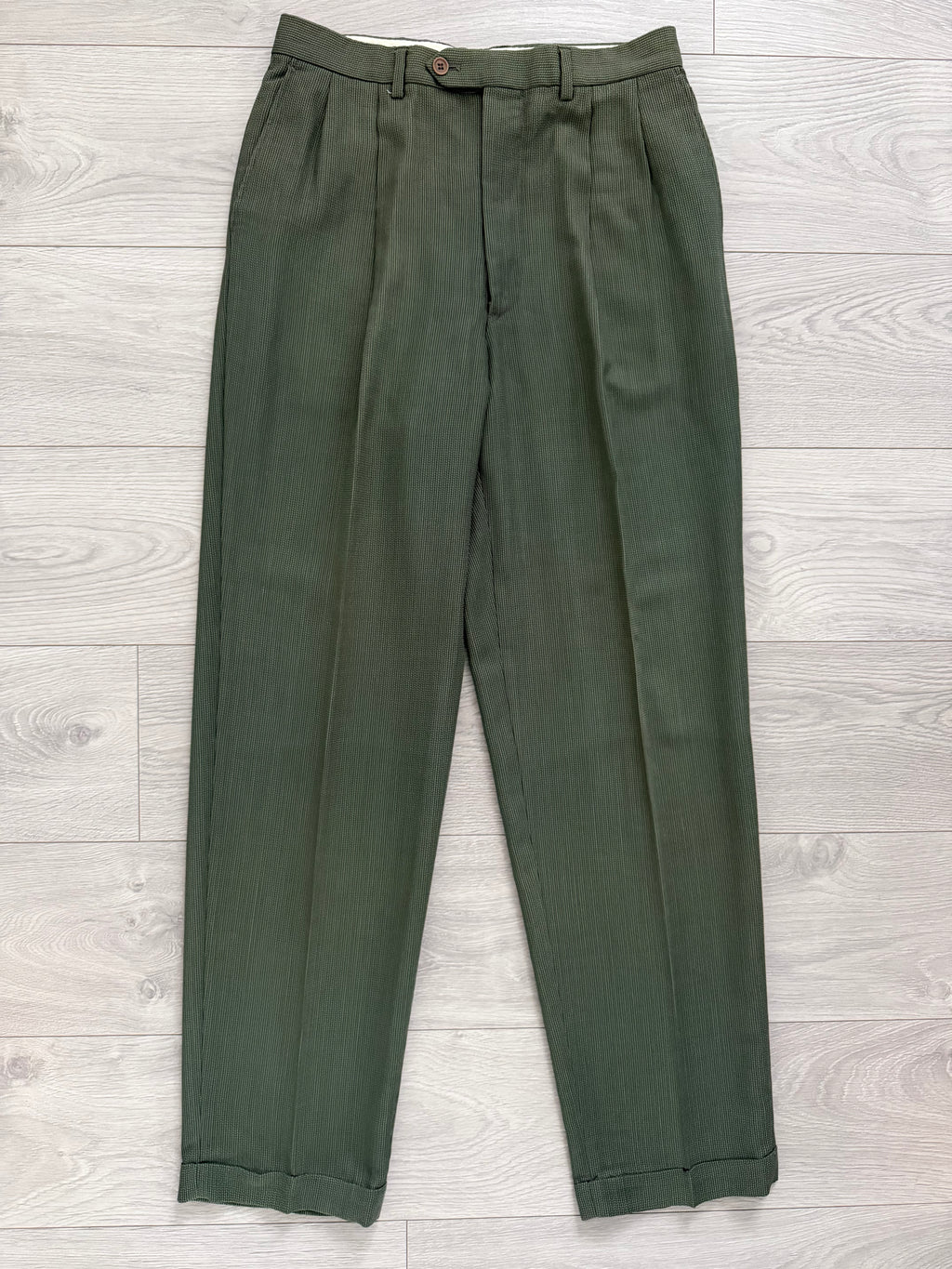 Giorgio Armani 1980s Peaked Lapel Double Breasted Pleated Textured Wool Suit - Size XL Jacket / 32"