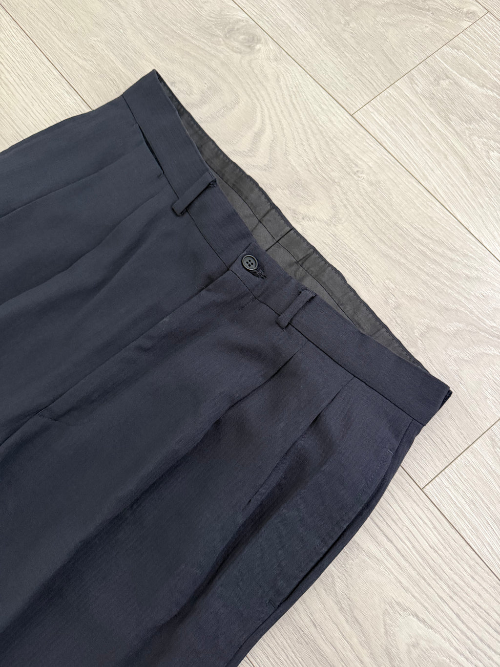 Emporio Armani 1990s 3B Ribbed Weave Draped Pleated Wool Suit Navy - Size L Jacket / 34" Waist