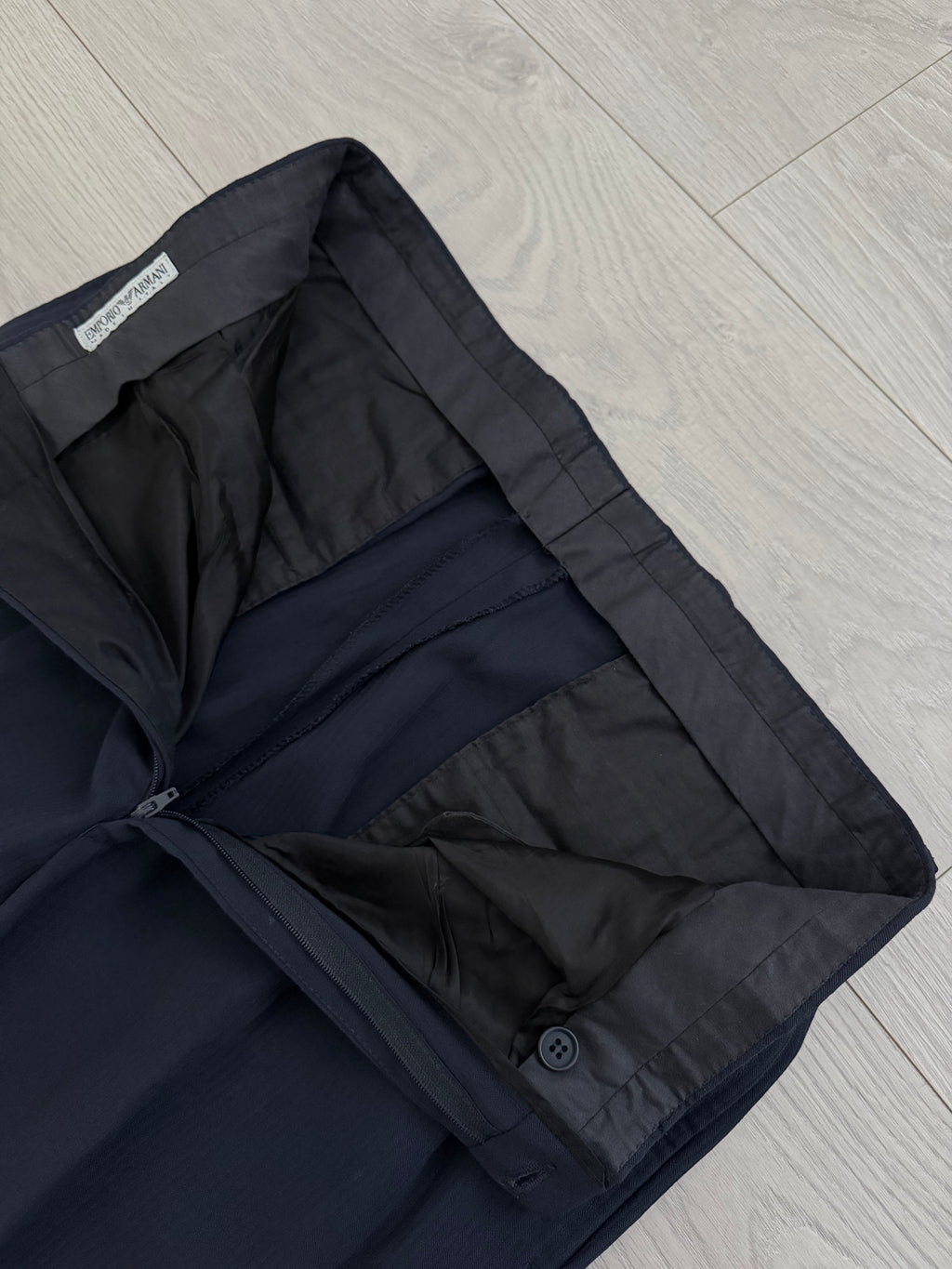 Emporio Armani 1990s 3B Ribbed Weave Draped Pleated Wool Suit Navy - Size L Jacket / 34" Waist