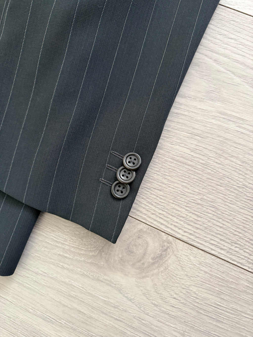 Armani 1990s 2B Draped Pinstriped Wool Suit Black - Size XXL Jacket / 38" Waist