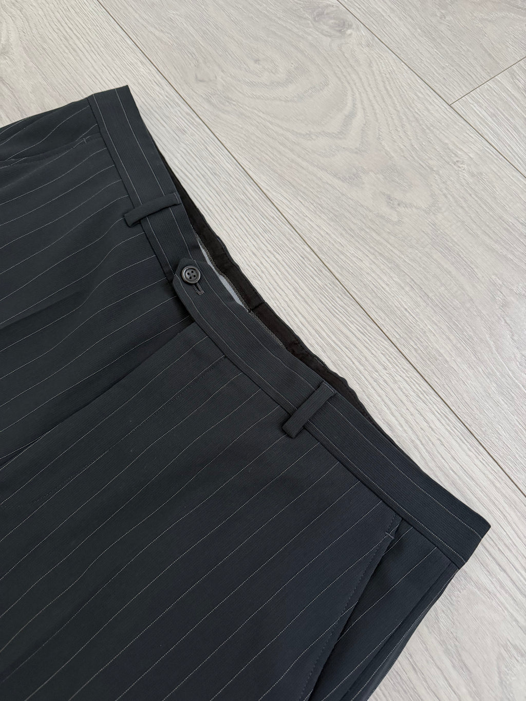Armani 1990s 2B Draped Pinstriped Wool Suit Black - Size XXL Jacket / 38" Waist