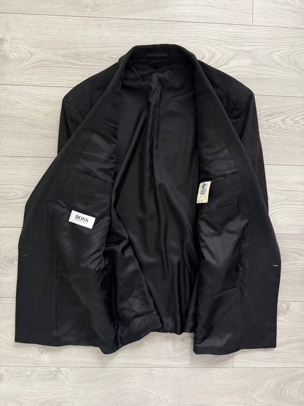 Hugo Boss 1980s 'Lawford' Peaked Lapel Double Breasted Pleated Wool Suit Grey - Size XL Jacket / 34" Waist
