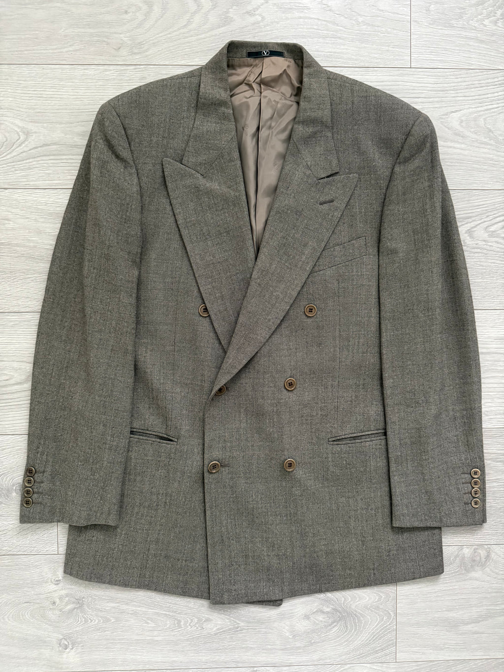 Valentino 1980s Peaked Lapel Double Breasted Pleated Wool Suit Taupe - Size XL Jacket / 35" Waist
