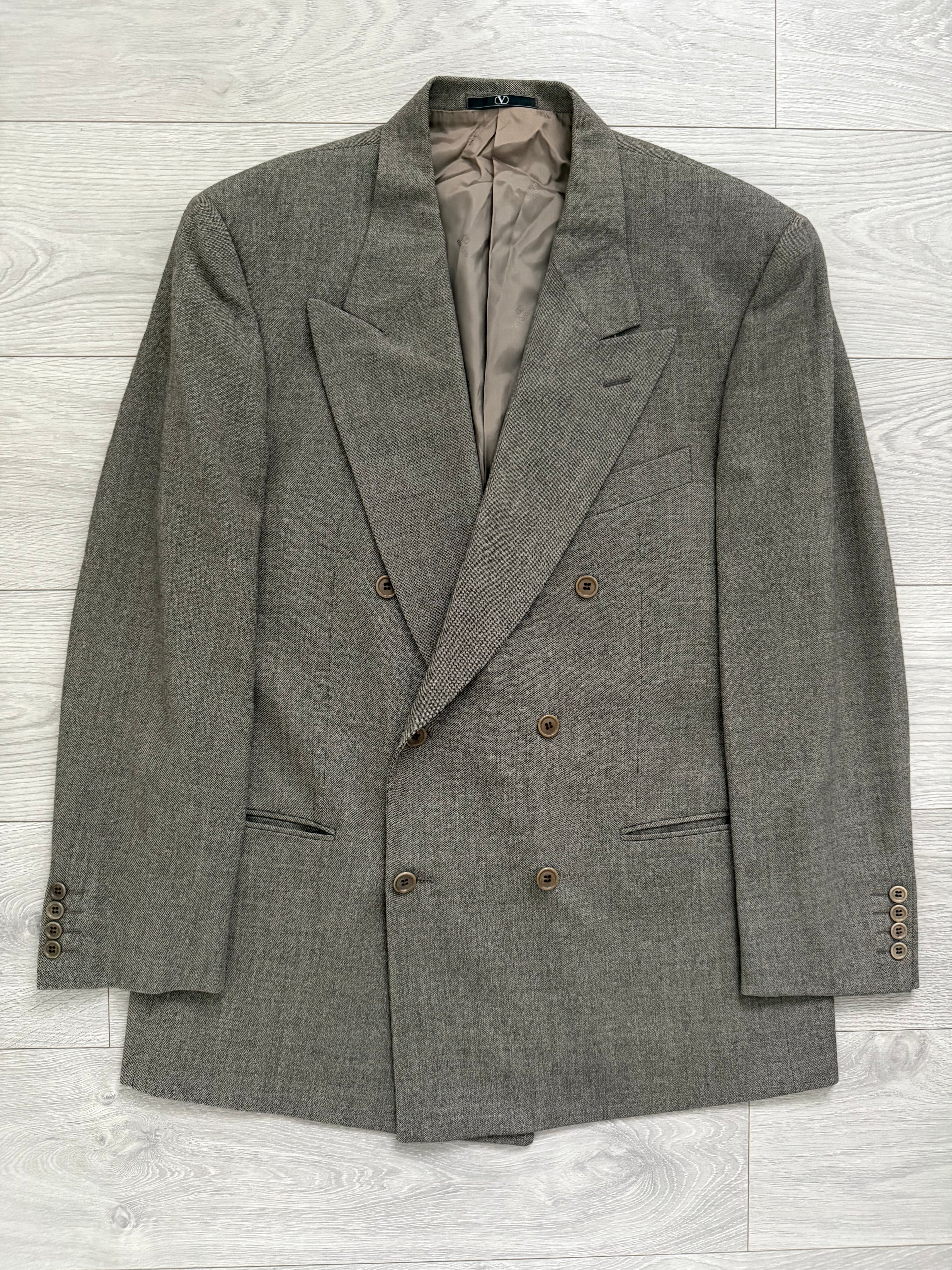 Valentino 1980s Peaked Lapel Double Breasted Pleated Wool Suit Taupe - Size XL Jacket / 35" Waist