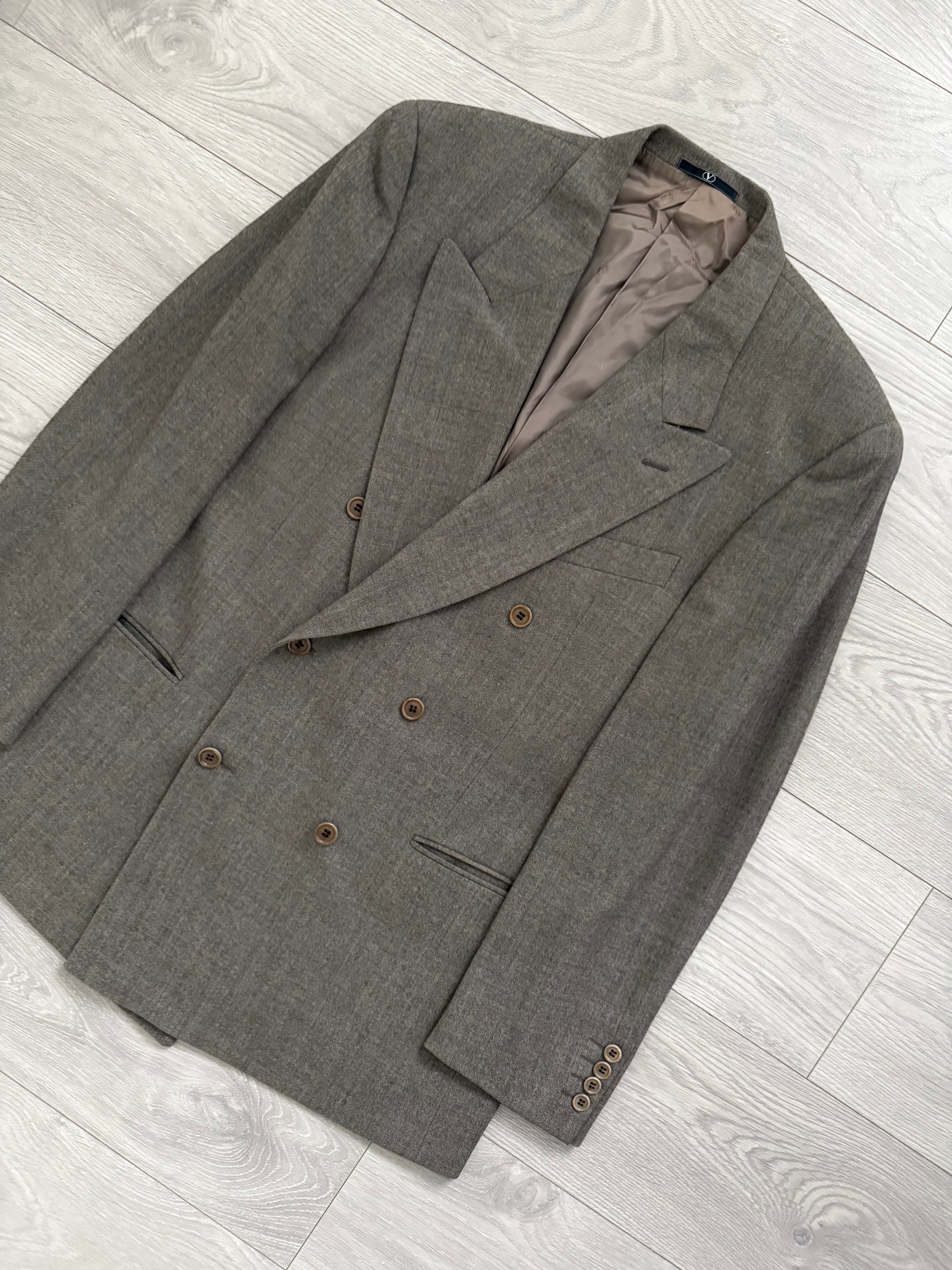 Valentino 1980s Peaked Lapel Double Breasted Pleated Wool Suit Taupe - Size XL Jacket / 35" Waist