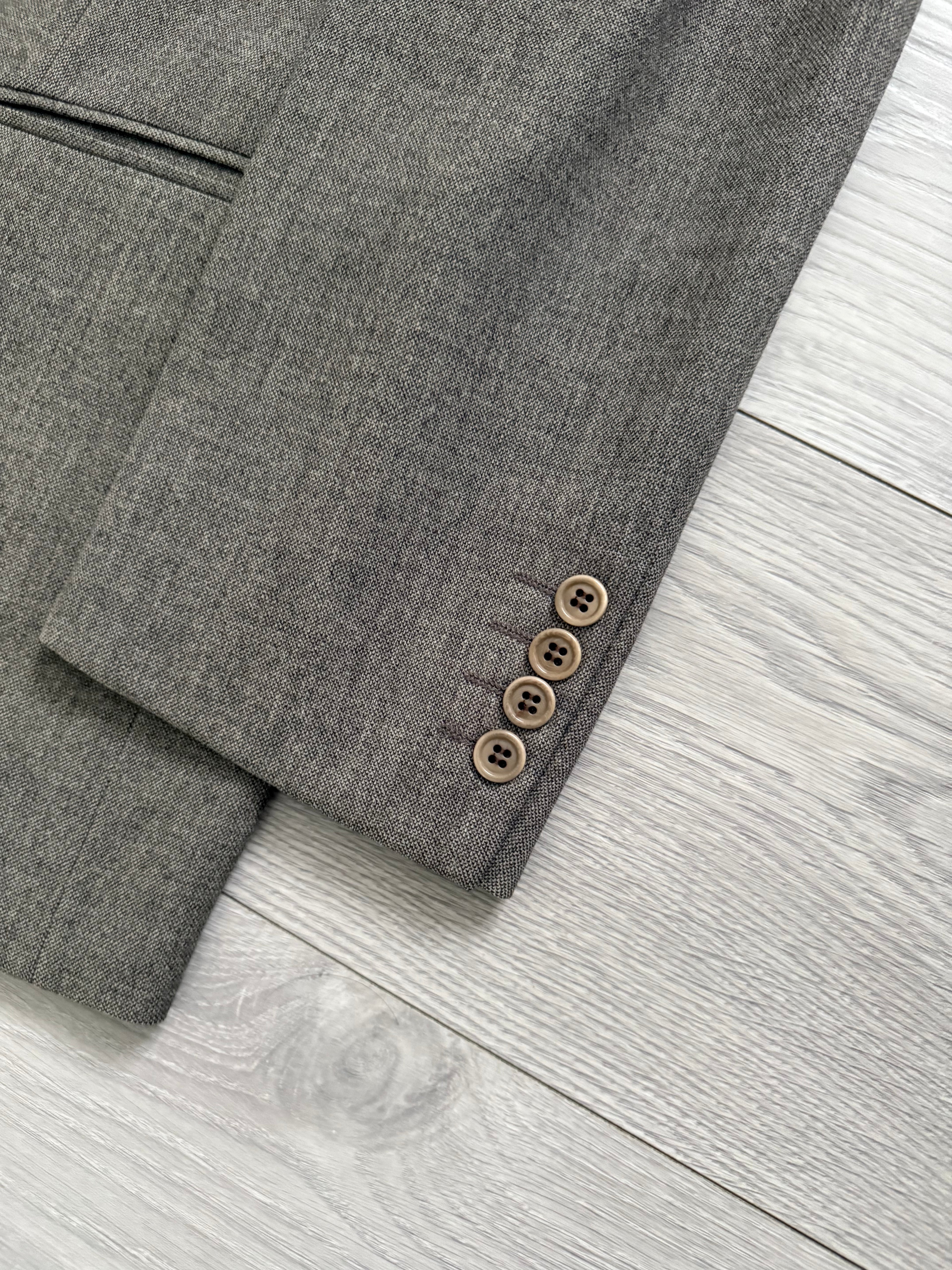Valentino 1980s Peaked Lapel Double Breasted Pleated Wool Suit Taupe - Size XL Jacket / 35" Waist