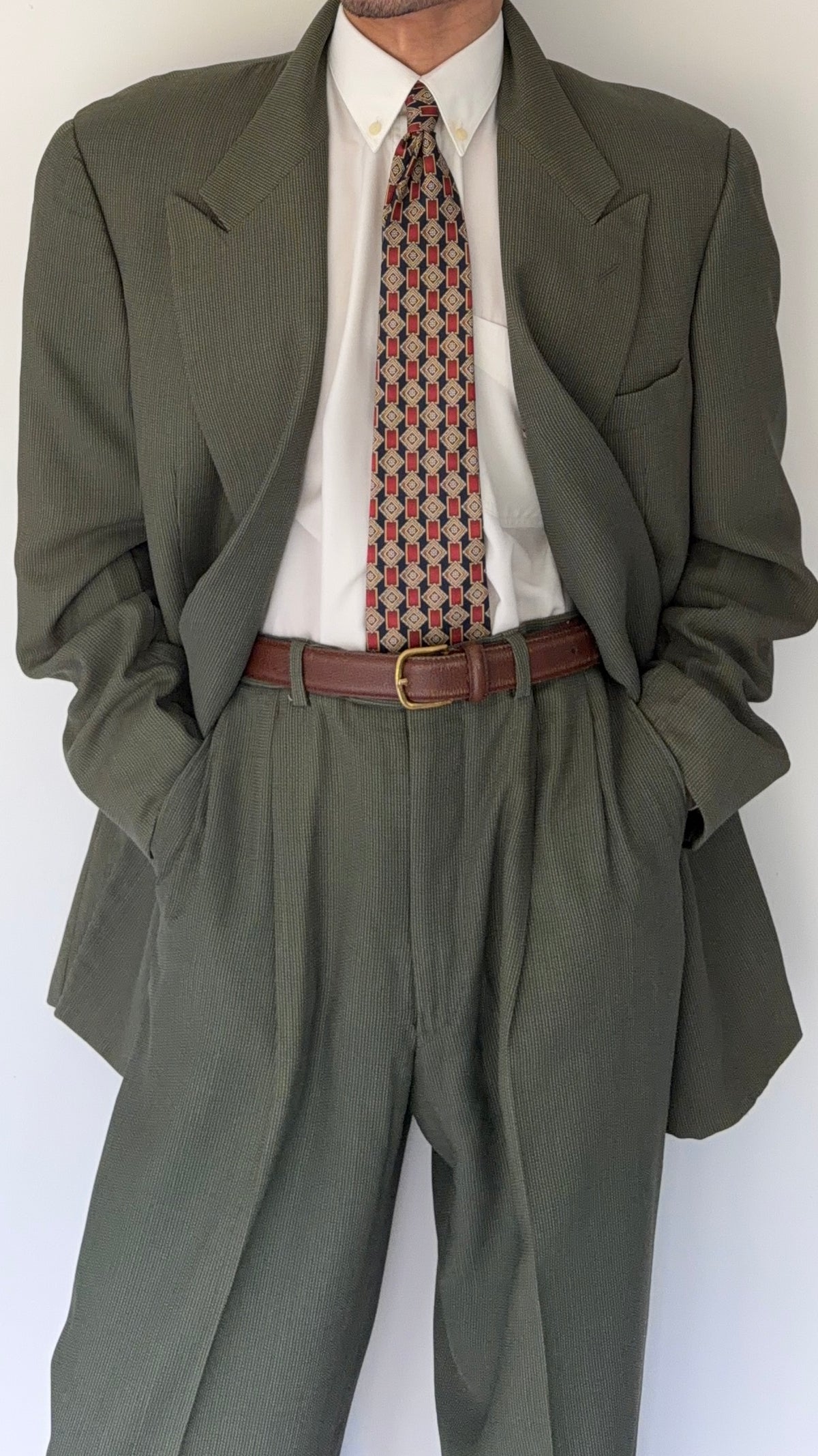 Giorgio Armani 1980s Peaked Lapel Double Breasted Pleated Textured Wool Suit - Size XL Jacket / 32"