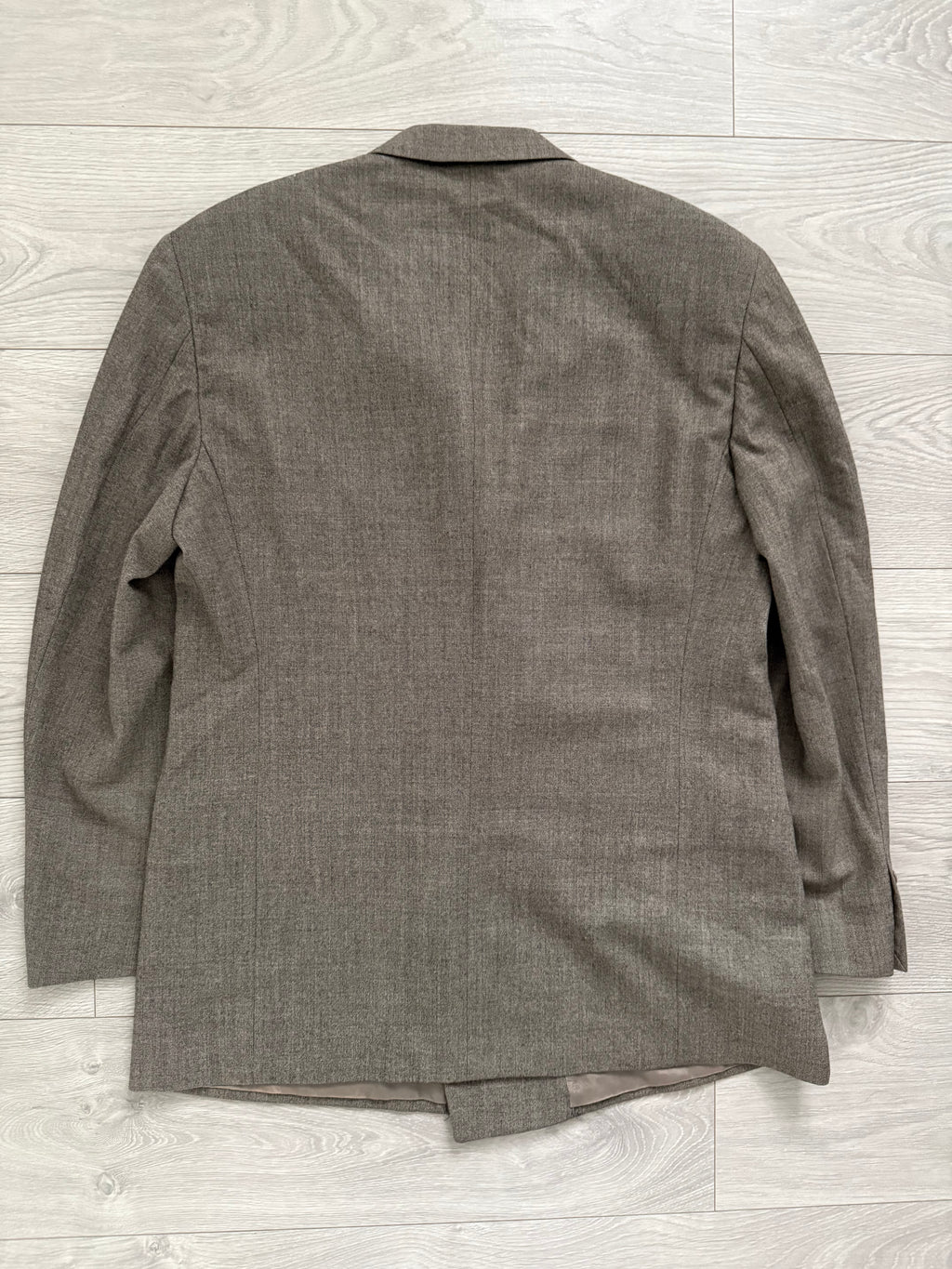 Valentino 1980s Peaked Lapel Double Breasted Pleated Wool Suit Taupe - Size XL Jacket / 35" Waist