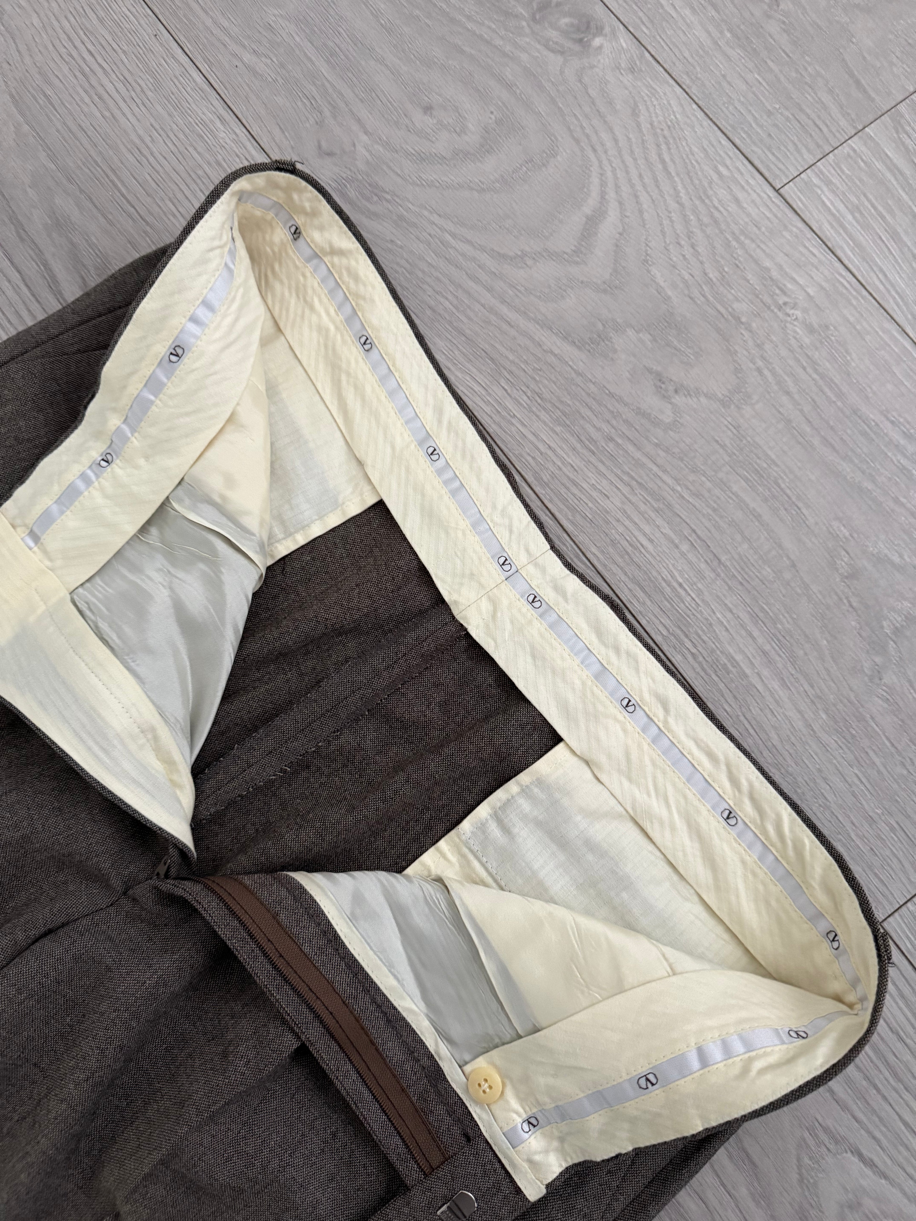 Valentino 1980s Peaked Lapel Double Breasted Pleated Wool Suit Taupe - Size XL Jacket / 35" Waist