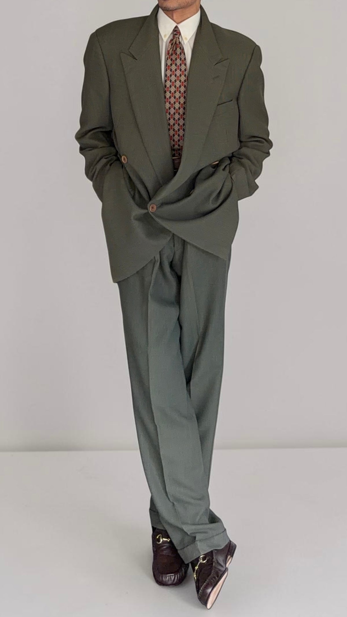 Giorgio Armani 1980s Peaked Lapel Double Breasted Pleated Textured Wool Suit - Size XL Jacket / 32"
