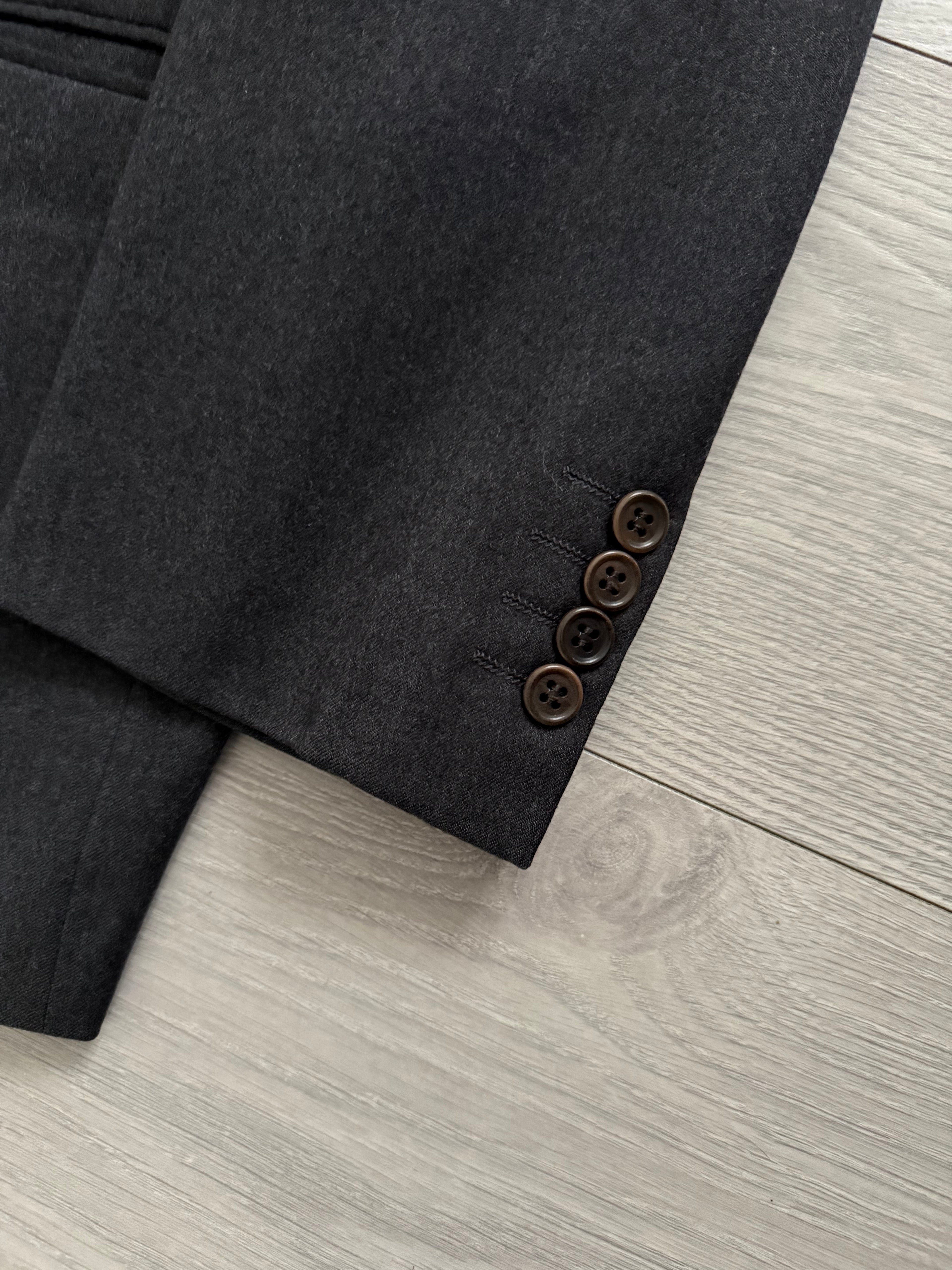 Valentino 1980s Peaked Lapel Double Breasted Pleated Wool Suit Grey - Size XL Jacket / 35" Waist