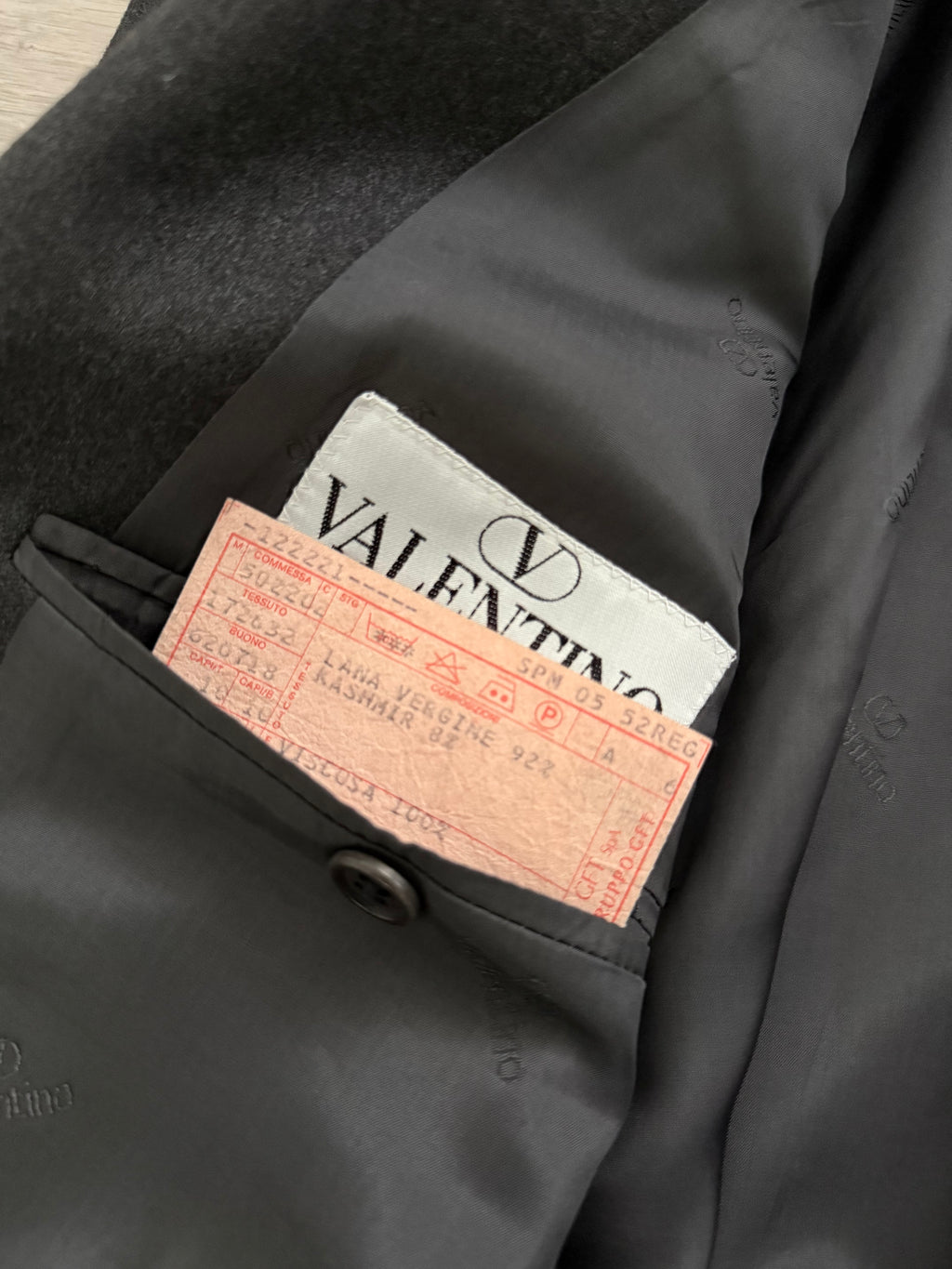 Valentino 1980s Peaked Lapel Double Breasted Pleated Wool Suit Grey - Size XL Jacket / 35" Waist