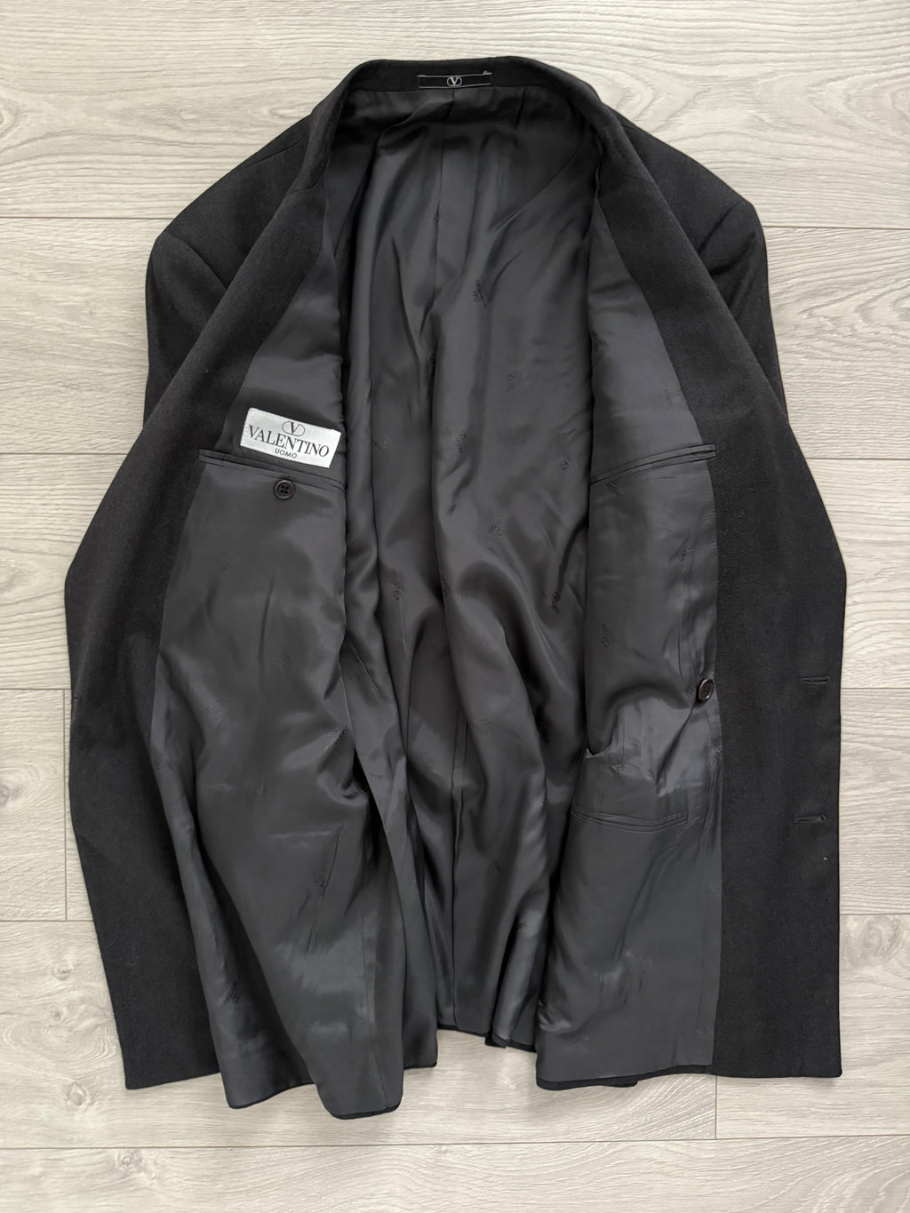 Valentino 1980s Peaked Lapel Double Breasted Pleated Wool Suit Grey - Size XL Jacket / 35" Waist