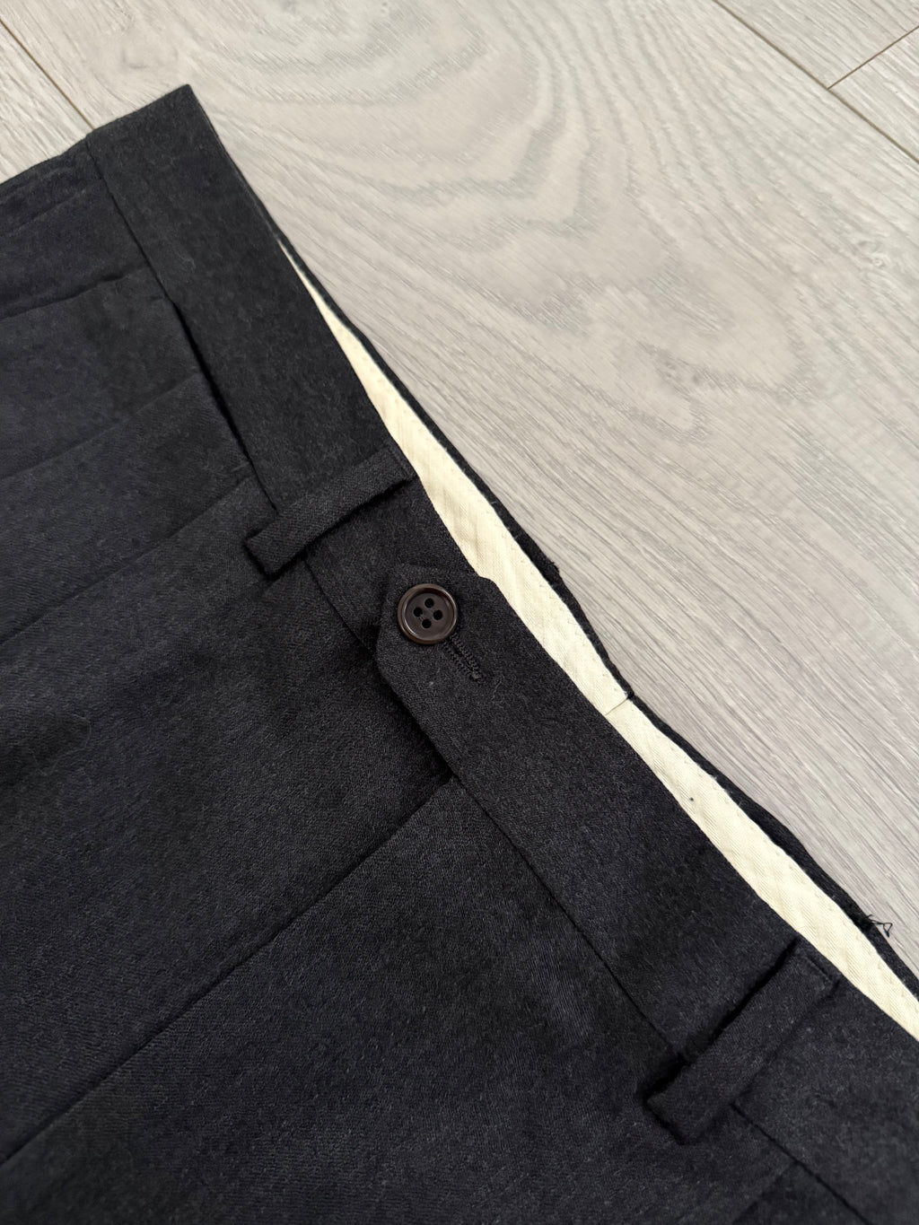 Valentino 1980s Peaked Lapel Double Breasted Pleated Wool Suit Grey - Size XL Jacket / 35" Waist