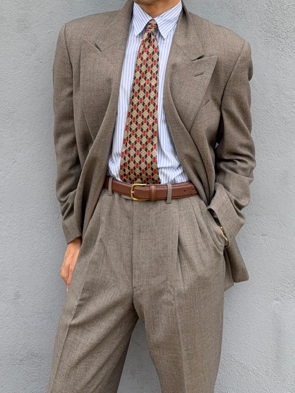 Valentino 1980s Peaked Lapel Double Breasted Pleated Wool Suit Taupe - Size XL Jacket / 35" Waist